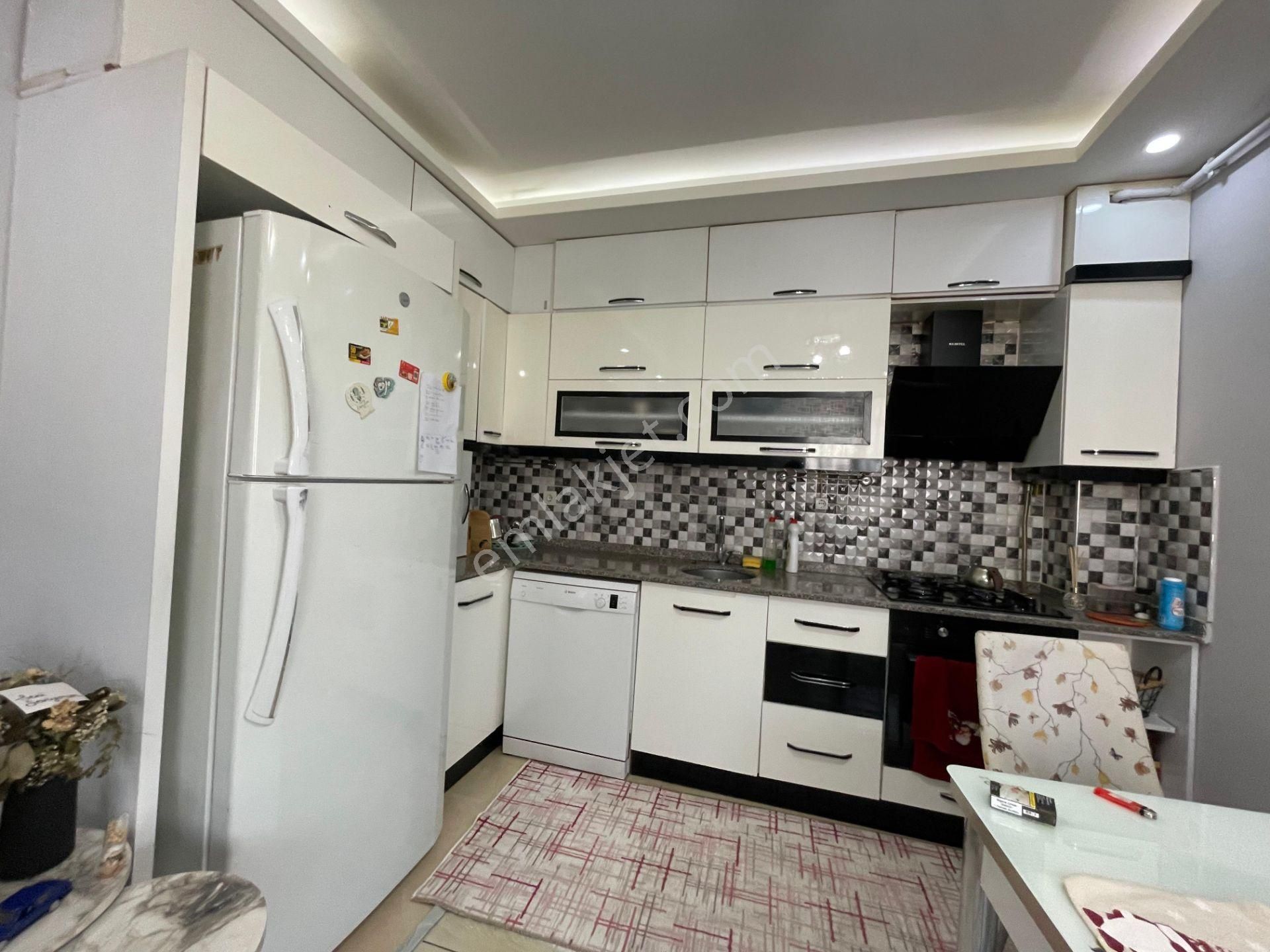 Yunusemre Muradiye Satılık Daire 🏡muradiye Mahallesi 🏡 ✅2+1 90 M2 3 Katlının 3 Katı ❇️ Açık Mutfak