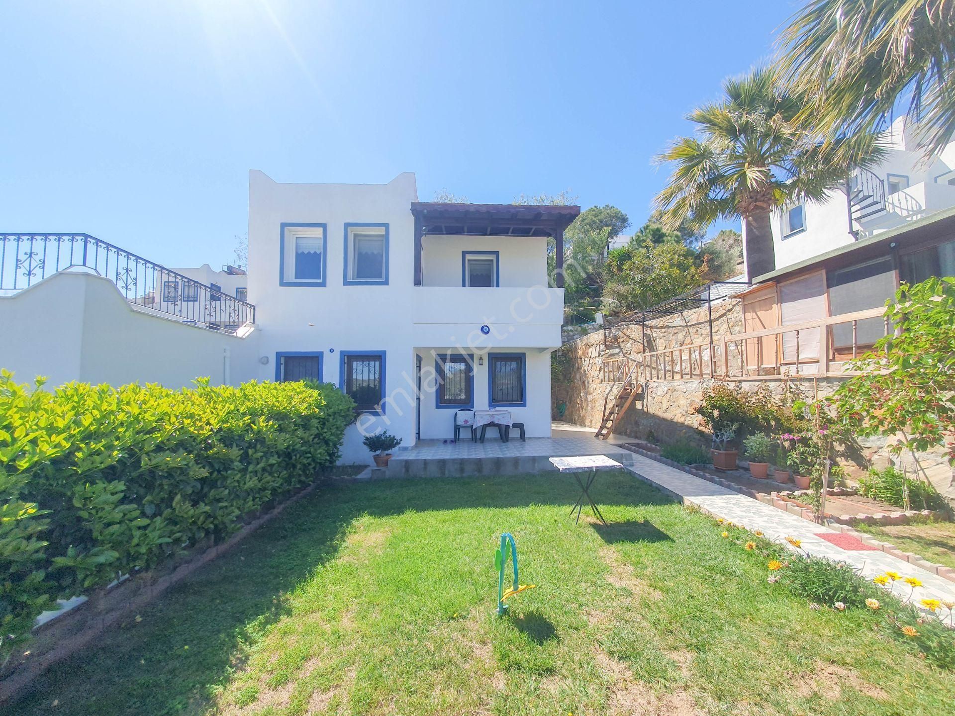 Bodrum Gümüşlük Satılık Villa Bodrum Gümüşlük'te Satılık Harika Doğa Manzaralı Müstakil 2+1 Villa