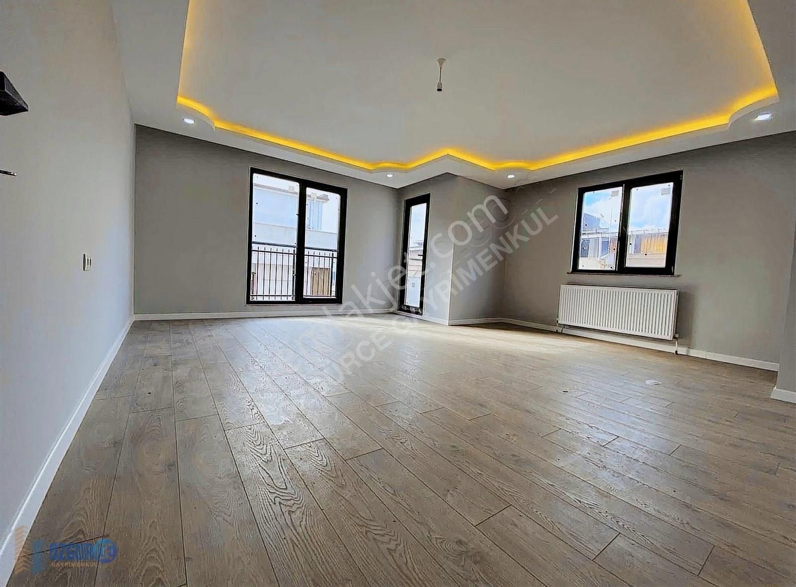 Darıca Bayramoğlu Satılık Daire Darıca Bayramoğlu Butik Sitede Asansörlü 3+1 Ara Kat Daire