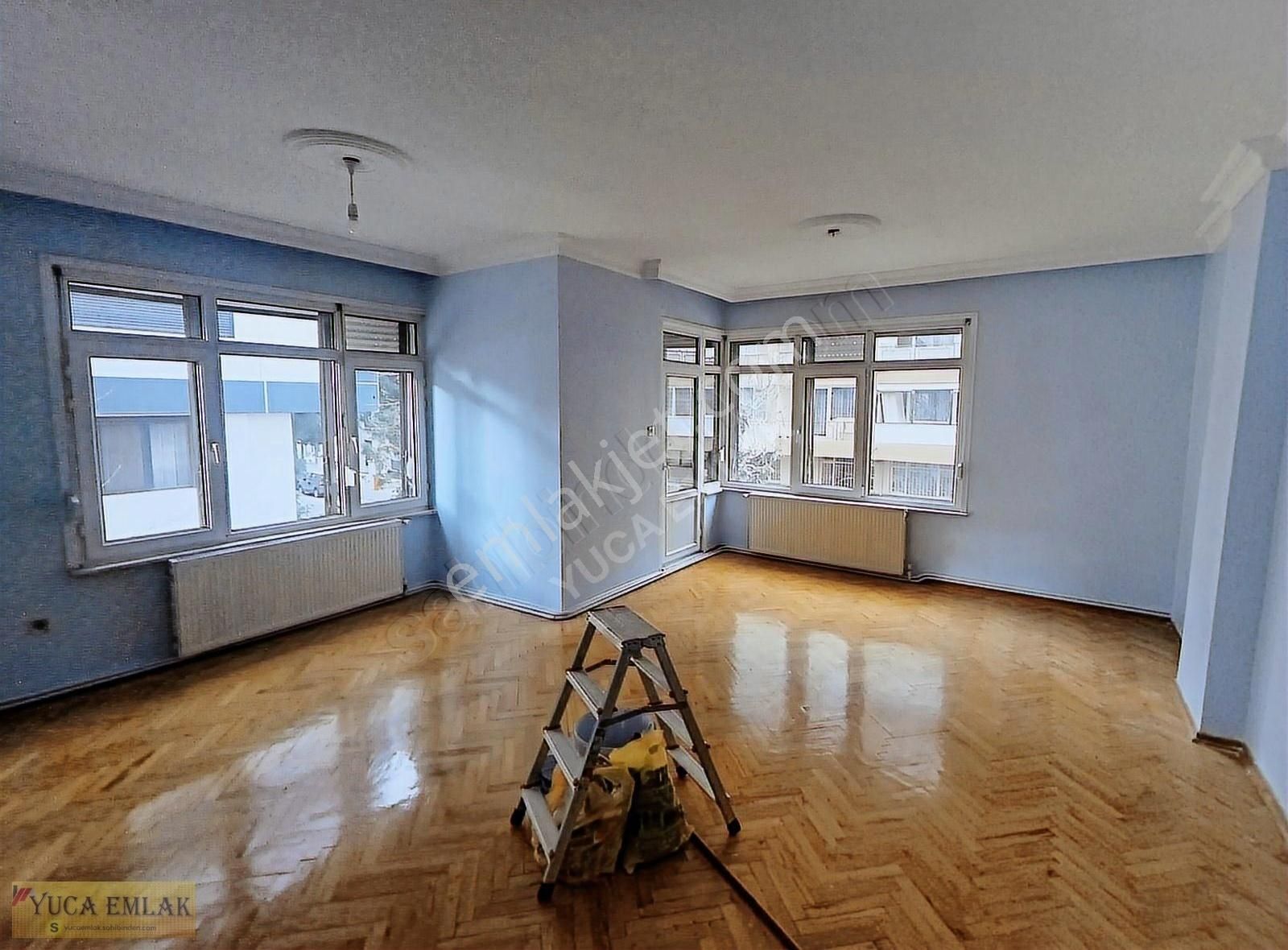 Kadıköy Kozyatağı Kiralık Daire Yuca Emlaktan Kozyatağında Temiz Net 110m2 Balkonlu Kombili 3+1