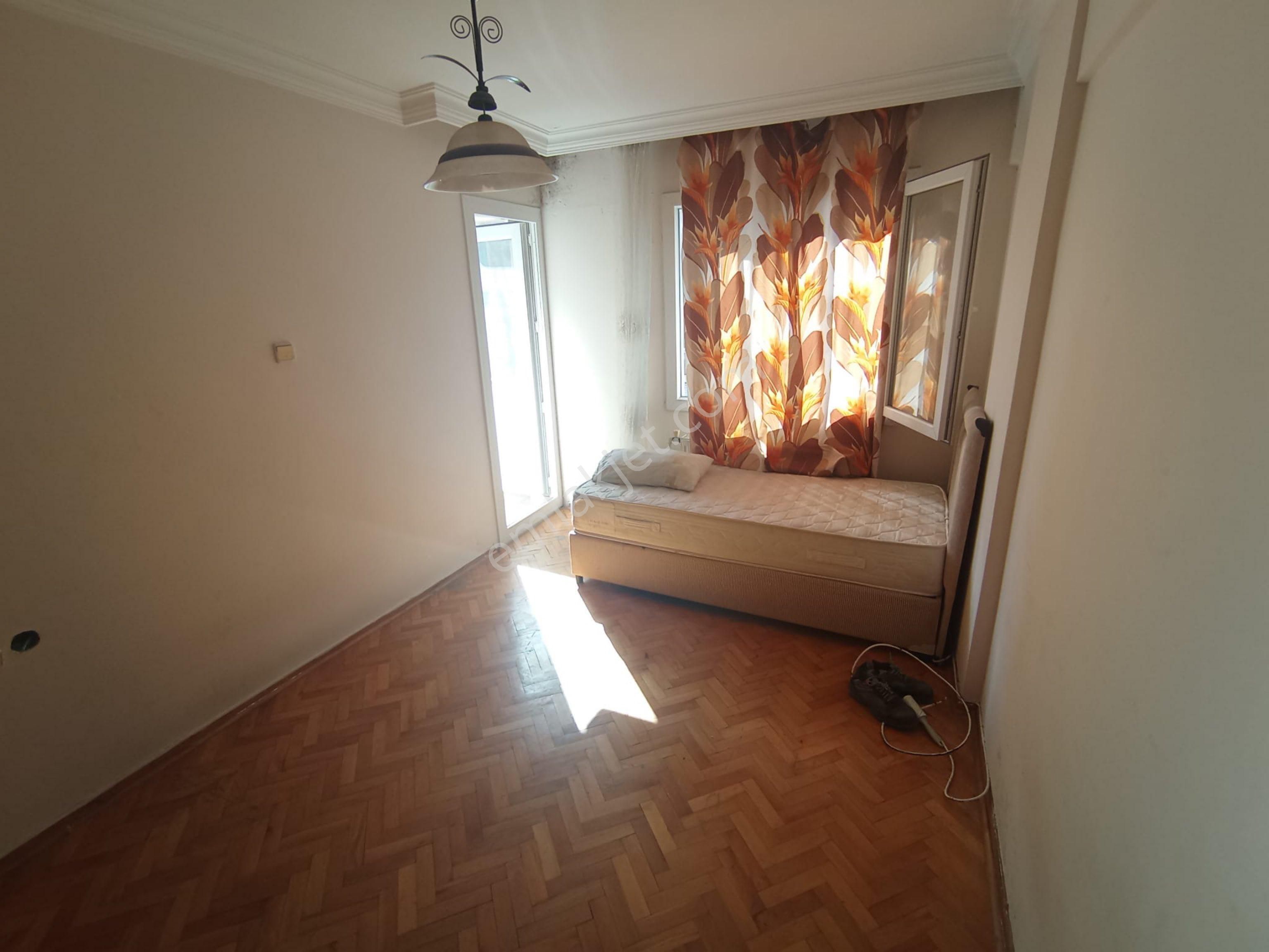 Bornova Ermenek Mahallesinde 3+1 Satılık Daire