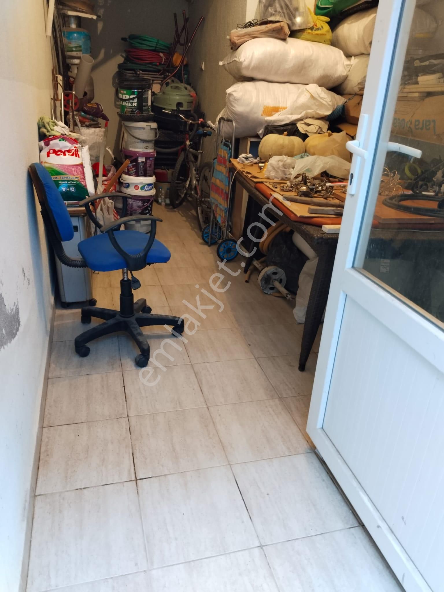 Karşıyaka Şemikler Kiralık Dükkan & Mağaza Ecofast Merkezi Lokasyonda Kiralık Dükkan