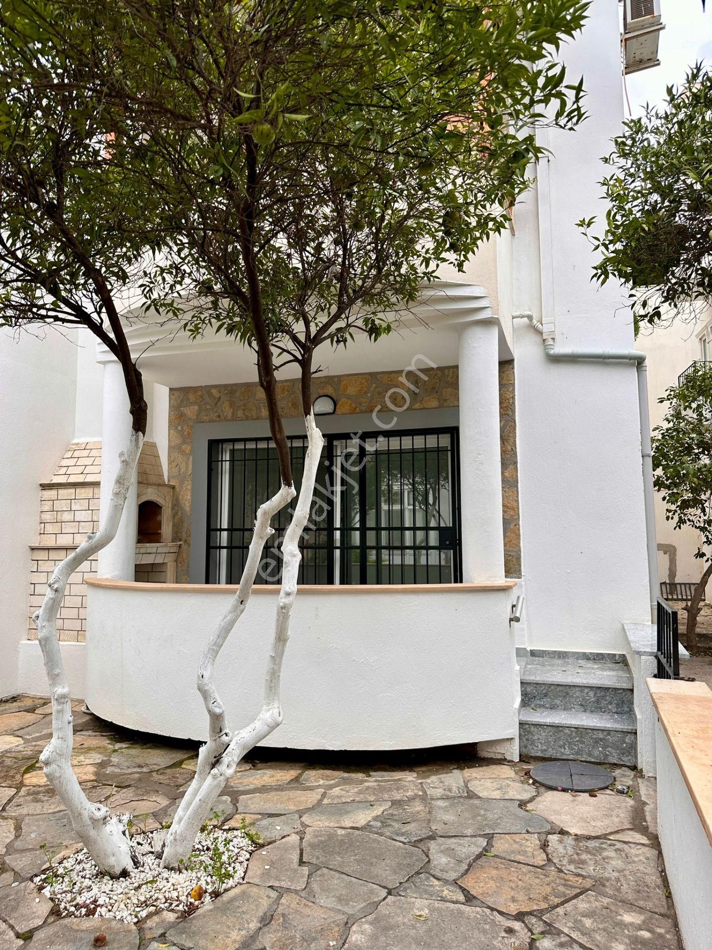 Turgutreis Merkezde Sahile 50 Metre Mesafede Bahçe Katı Daire - Görsel 5