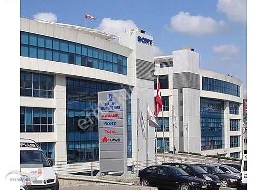 İstanbul Ümraniye Kiralık Plaza Katı Ümraniye Onur Ofisparkta 322 M2 Herşeyi İle Kullanıma Hazır Ofis