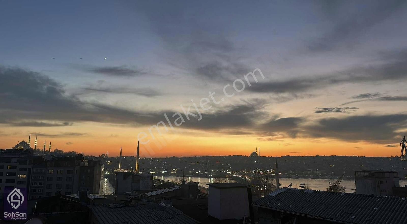 İstanbul Beyoğlu Satılık İşhanı Katı Emekyemezde Satılık 2 Dükkan!