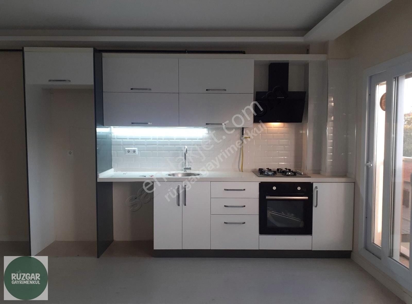 Karşıyaka Aksoy Metroya Yakın Kiralık Daire Karşıyaka Çarşı Yakını_yeni Bina_önü Full Açık 2+1 Kiralık Daire