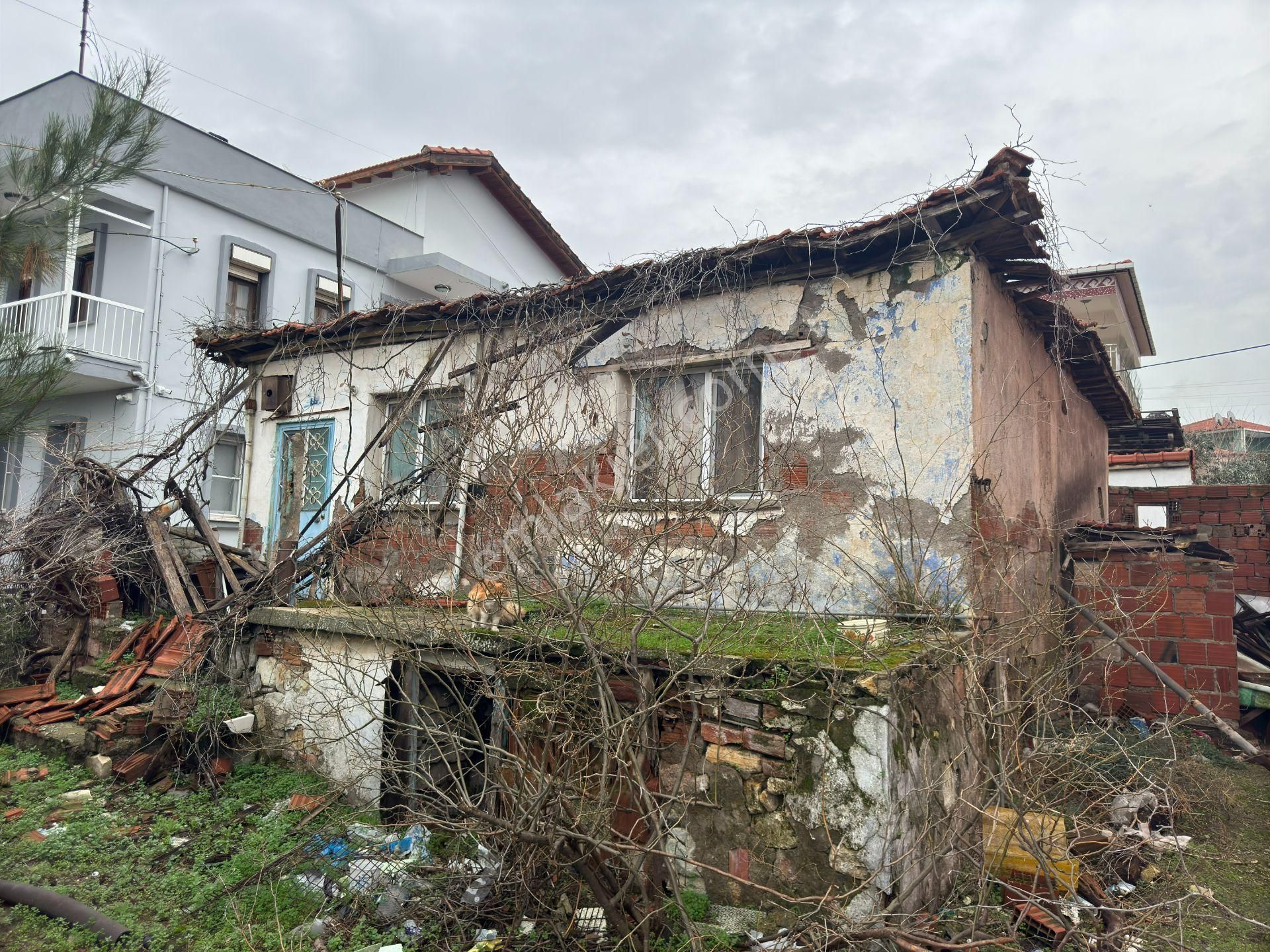 İzmir Foça Satılık Villa İmarlı Foça Bağarasın'da Satılık Arsa