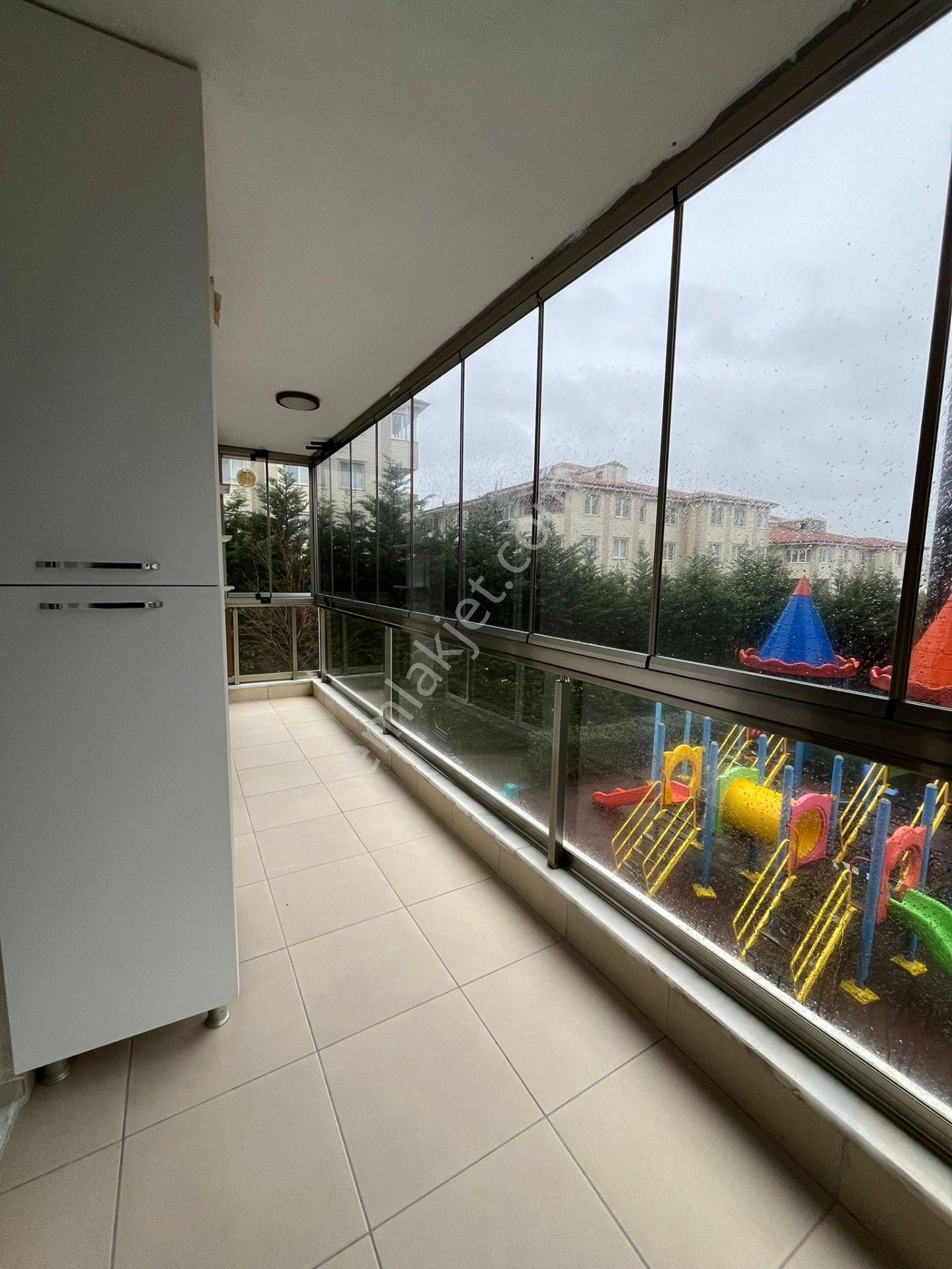 Silivri Yeni Kiralık Daire Silivri Yeni Mah. Site İçi Ara Kat 3+1