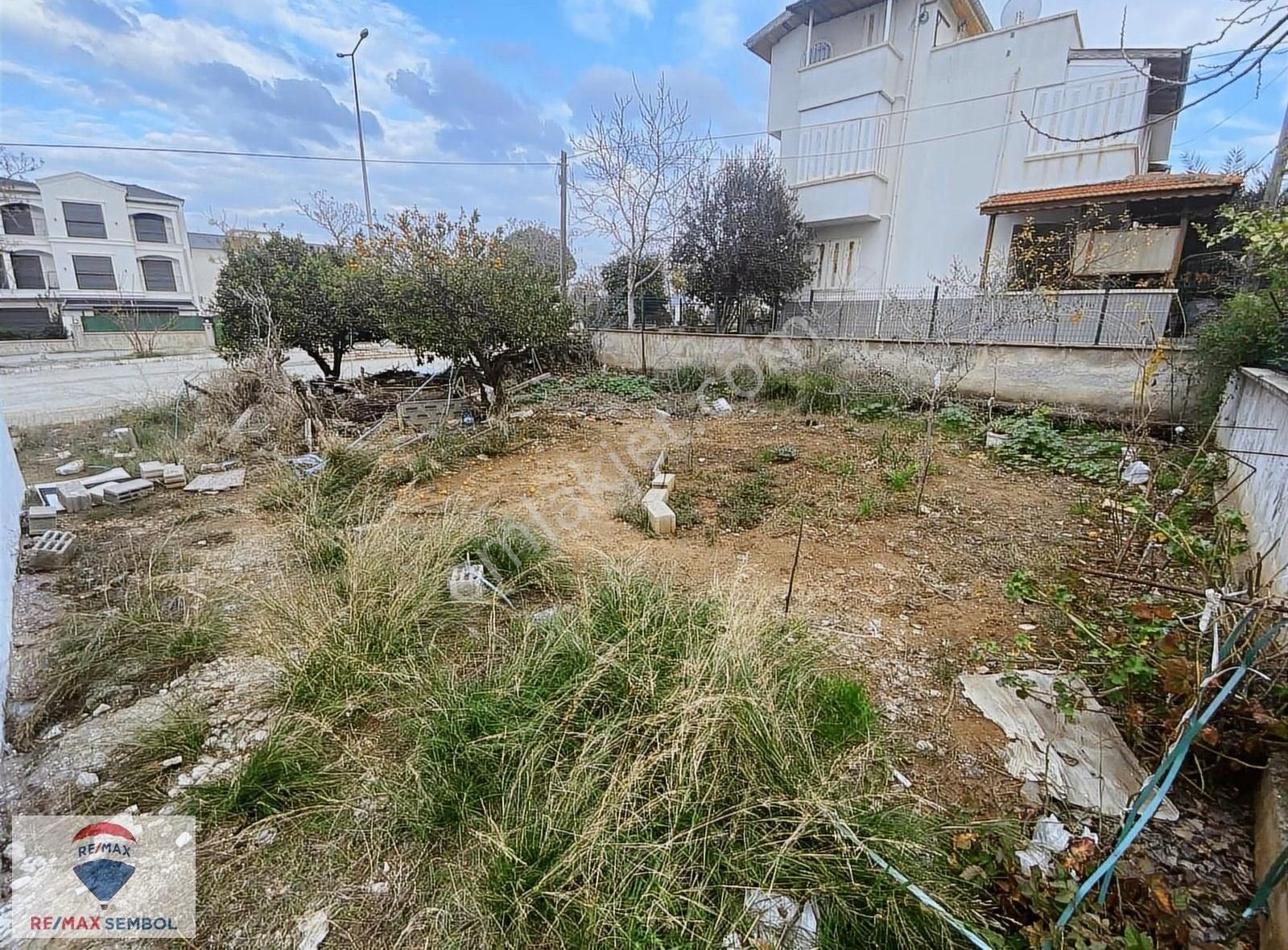 Kuşadası Davutlar Satılık Villa İmarlı Kuşadası Davutlar Merkezde Tripleks İmarlı Arsa