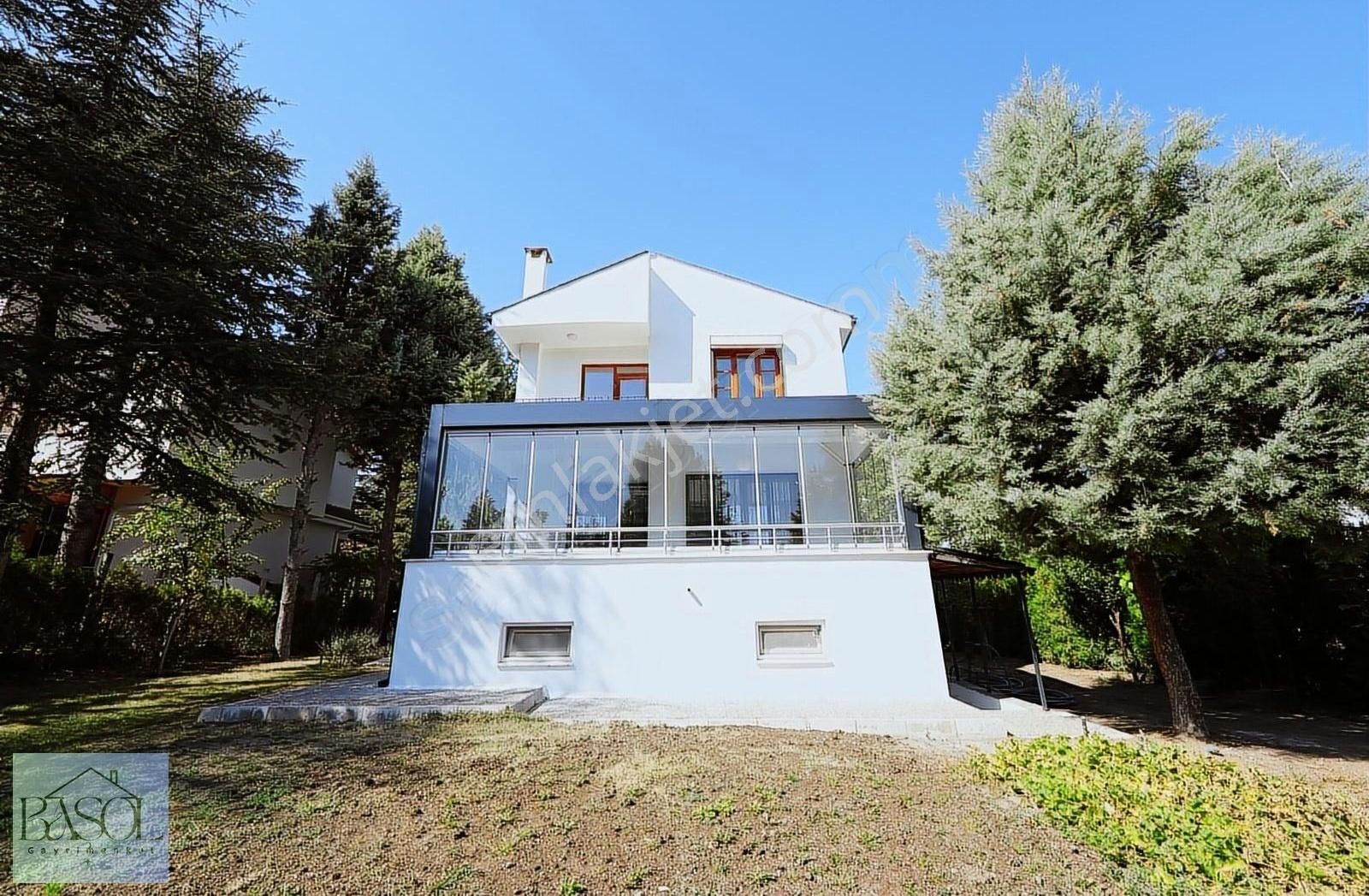 Tepebaşı Sazova Satılık Villa Başol Gm.'den Sazova Mah.'de Müstakil Satılık 5+3 Villa.