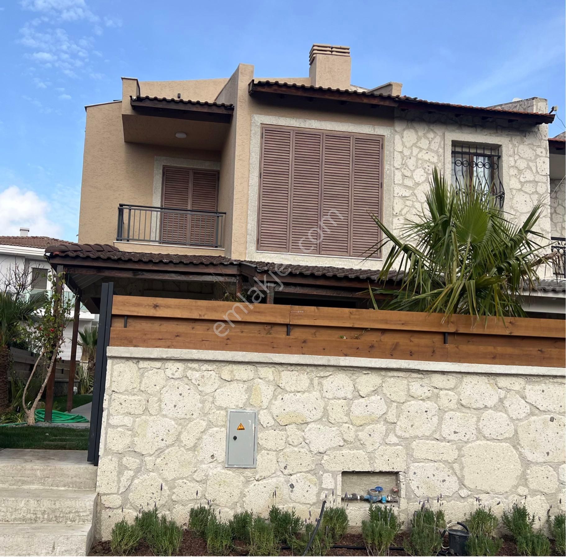 Çeşme Alaçatı Satılık Villa Alaçatı Da Satılık Müstakil Villa