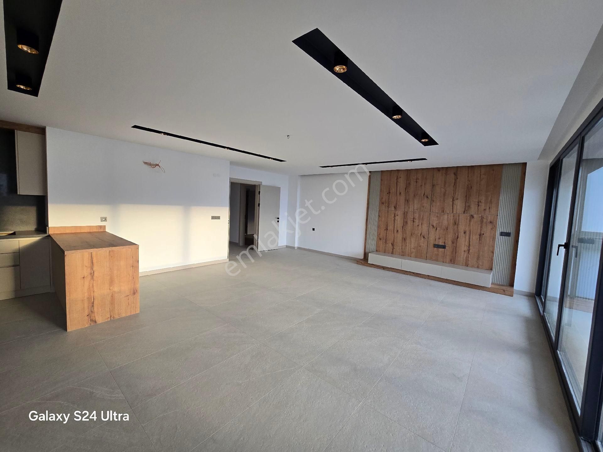 Kuşadası Değirmendere Mevkiinde Full Deniz Manzaralı 3+1 145m2 Lux Daire - Görsel 4