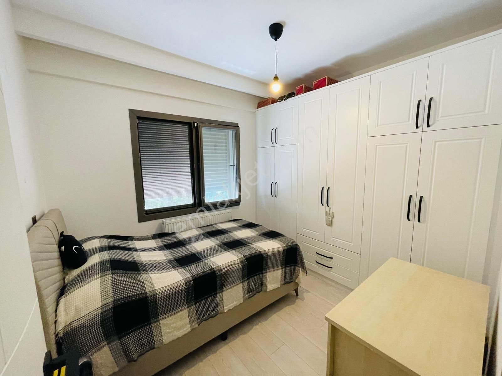 Kuşadası Değirmendere Mevkiinde Deniz Manzaralı Doğalgazlı Havuzlu Otoparklı Sitede 3+1 135m2 Daire - Görsel 23