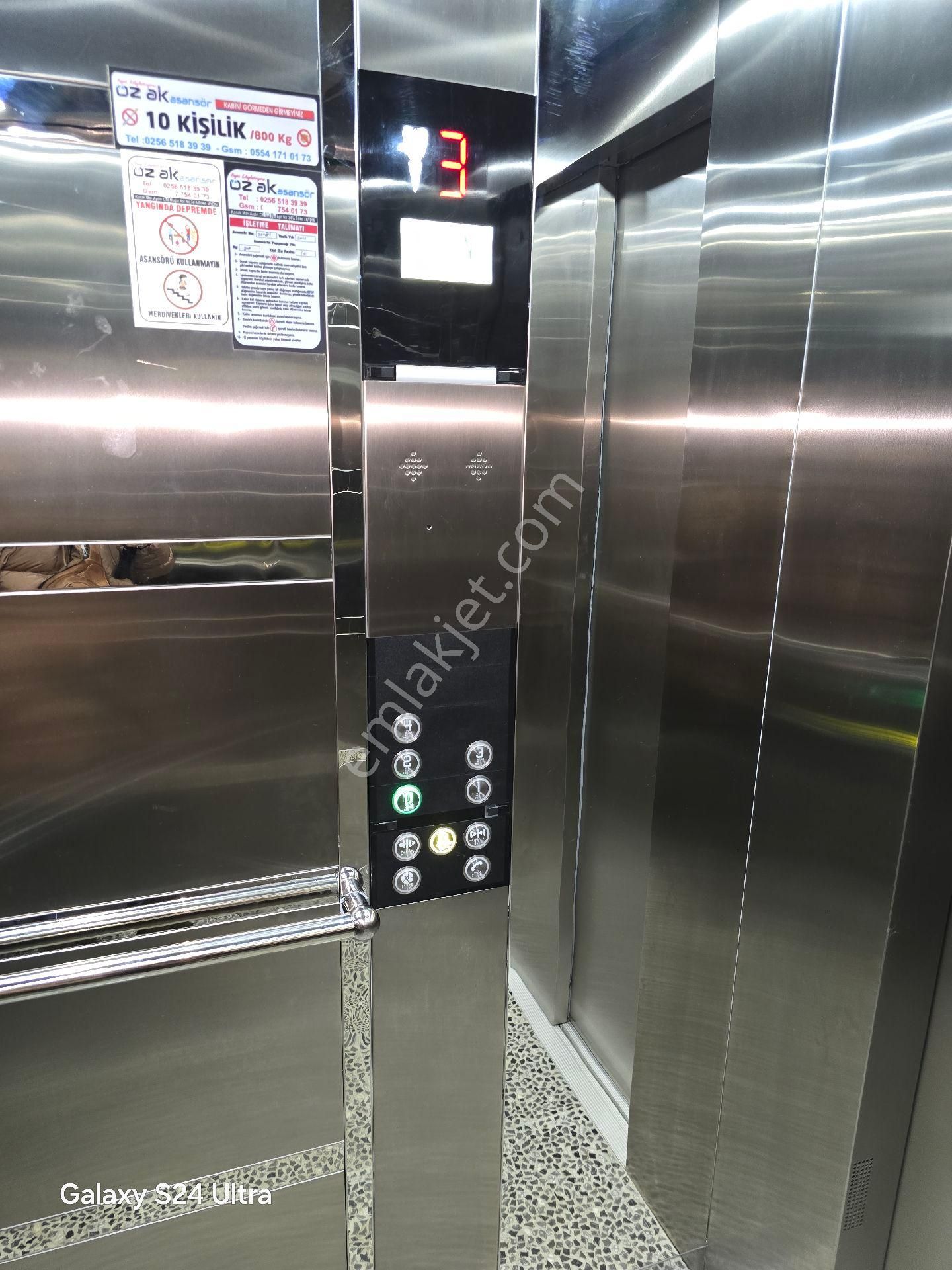 Kuşadası Değirmendere Mevkiinde Deniz Manzaralı Doğalgazlı Havuzlu Otoparklı Sitede 3+1 135m2 Daire - Görsel 5