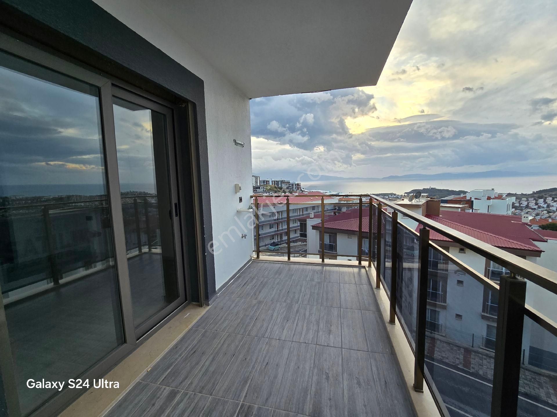 Kuşadası Değirmendere Mevkiinde Deniz Manzaralı Doğalgazlı Havuzlu Otoparklı Sitede 3+1 135m2 Daire - Görsel 4