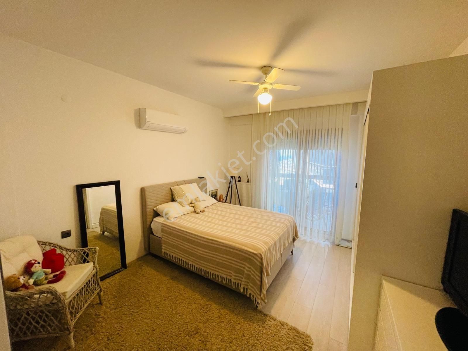 Kuşadası Değirmendere Mevkiinde Deniz Manzaralı Doğalgazlı Havuzlu Otoparklı Sitede 3+1 135m2 Daire - Görsel 35