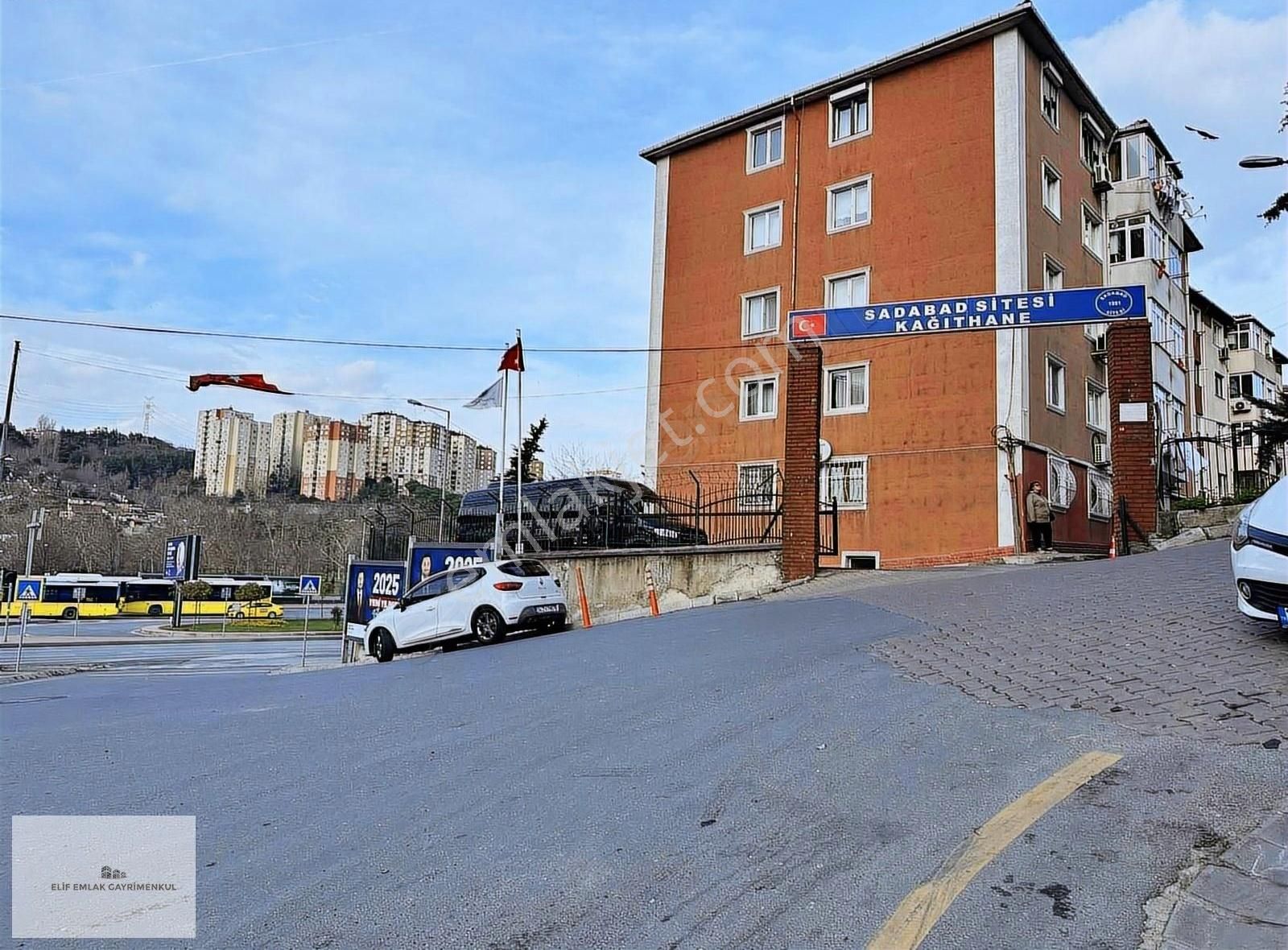 Kağıthane Talatpaşa Satılık Daire Elif Emlaktan Satılık 2+1 Site İçerisinde Satılık Daire