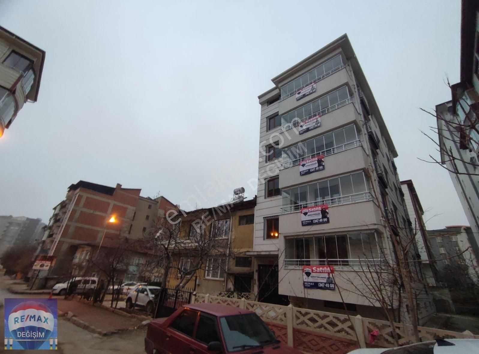 Elazığ Merkez Yeni Satılık Daire Remax Değişimden Üniversite Mahallesinde Satılık 3+1 Arakat