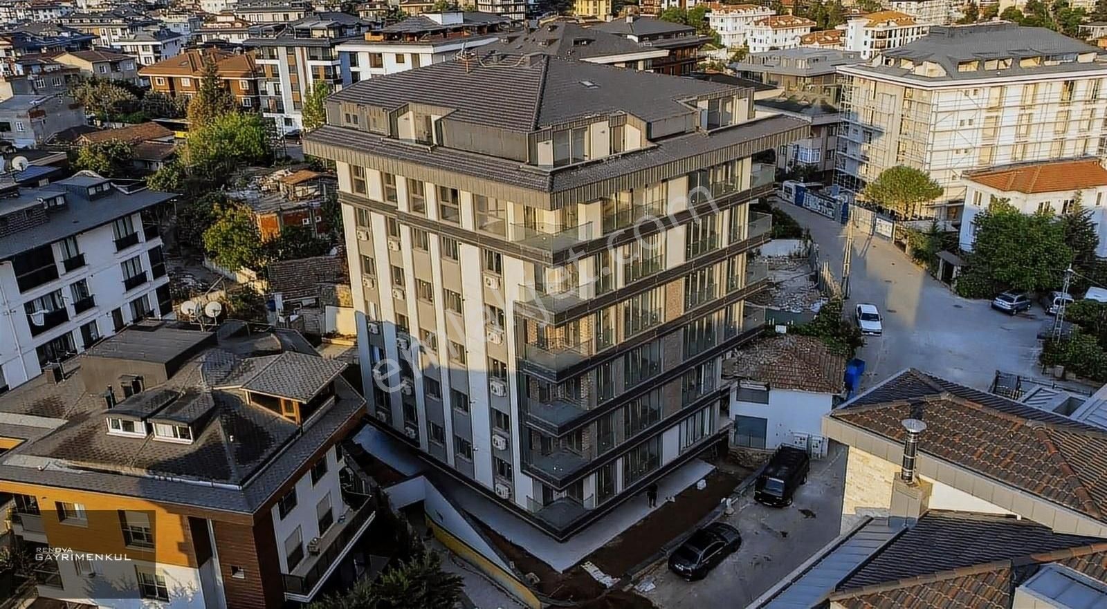 Üsküdar Bahçelievler Satılık Daire Panoramik Boğaz Manzaralı Çok Kullanışlı 5+2 Dubleks Daire