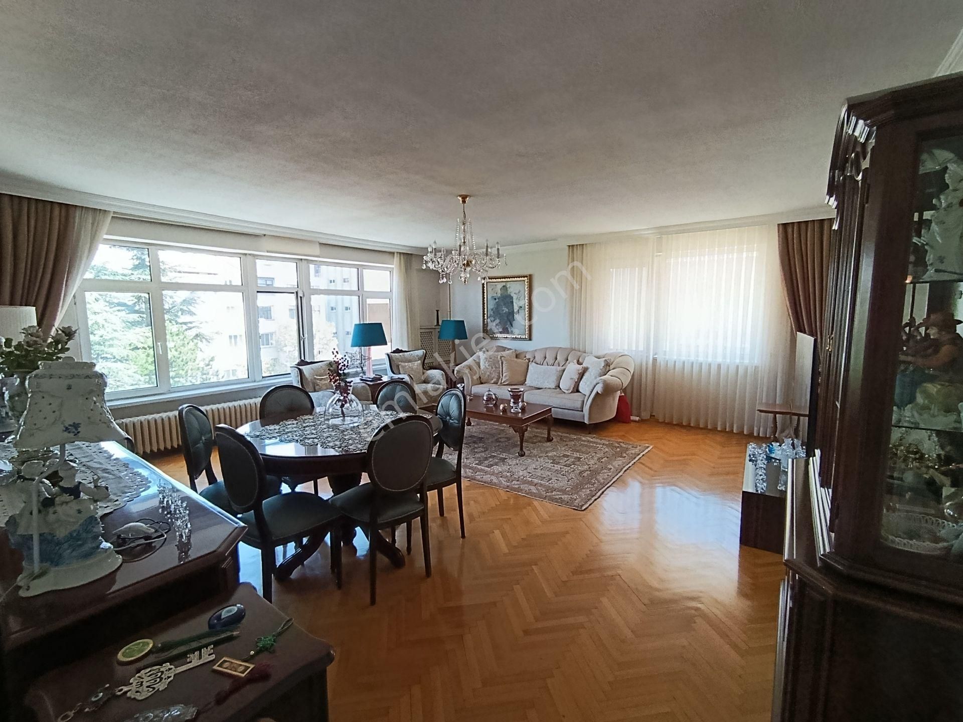 Tunalıhilmi Merkezde Yapılı Masrafsız 3+1 Satılık Asansörlü
