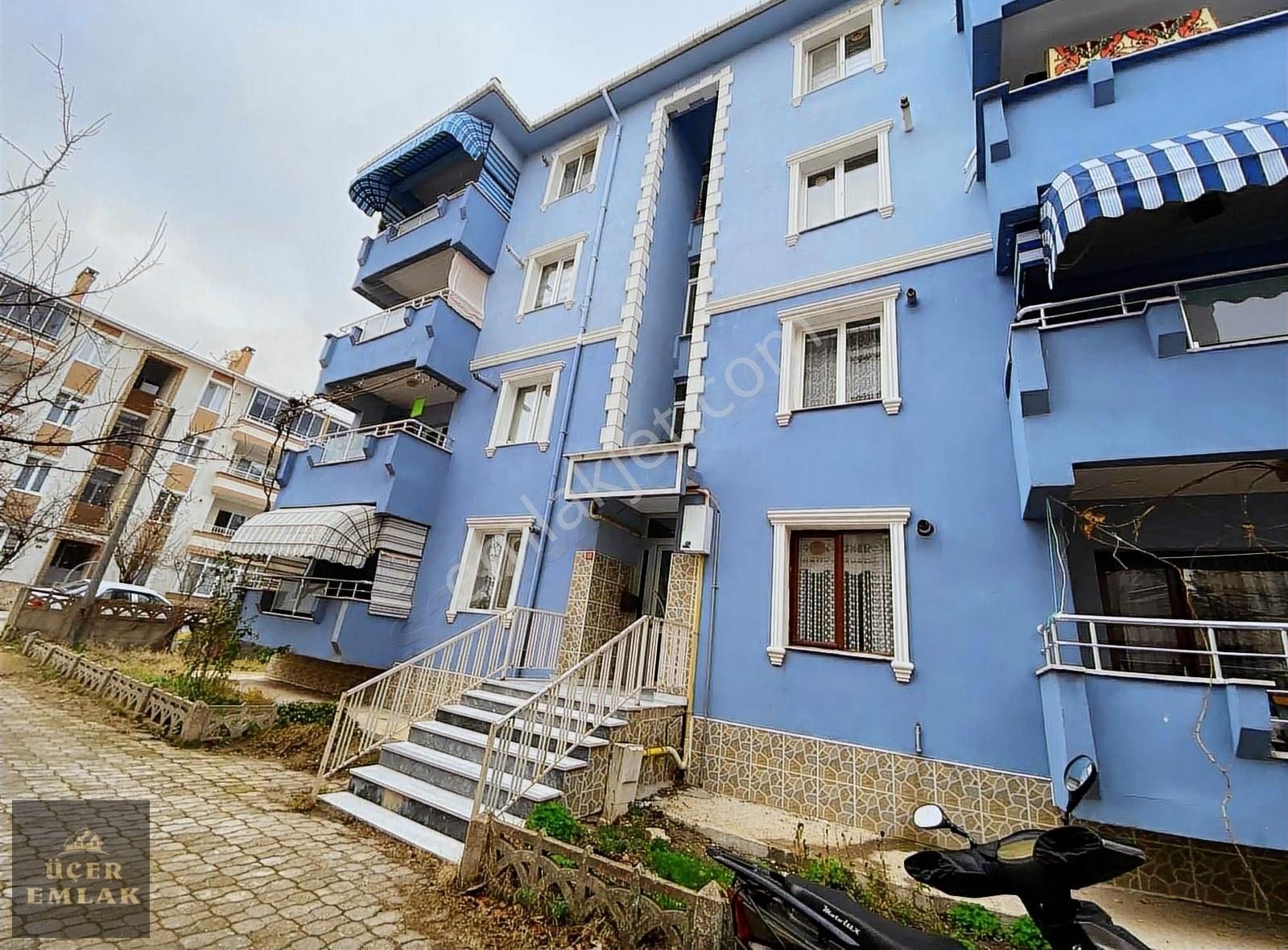 Lüleburgaz Siteler Satılık Daire Üçer Emlak'tan Lüleburgaz Siteler Mah.arakat 3+1 İskanlı 130m2