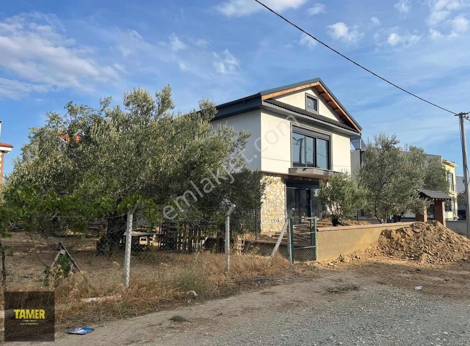 Edremit Zeytinli Satılık Villa İmarlı Zeytinli Yolu Üzerinde 2 Villalık Köşe Parsel İmarlı Arsa