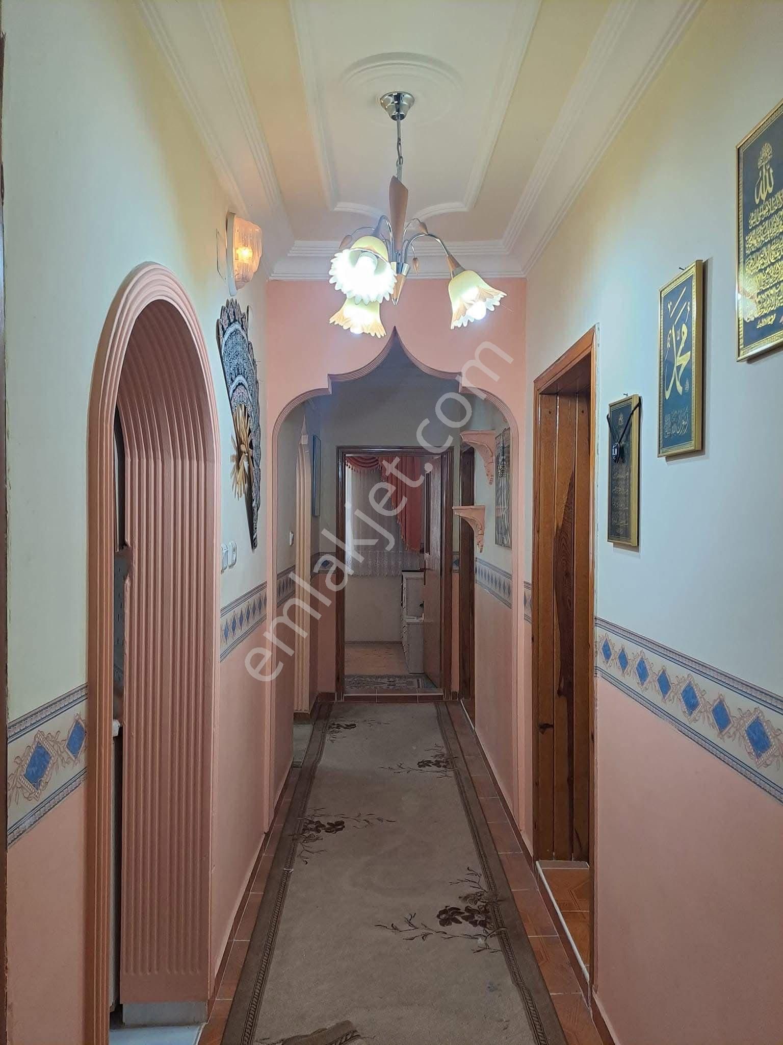 Beyşehir Beytepe Satılık Daire Beyşehir Beytepe Mahallesinde 3+1 Doğalgaz Kapıda Bakımlı Daire Satılıktır.