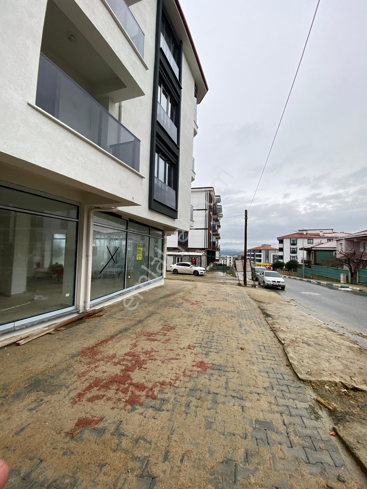 Ekşioğlu 'dan Tekirdağ Süleymanpaşa Zafer Mahallesi Cadde Üstü 120 M2 Satılık Dükkan