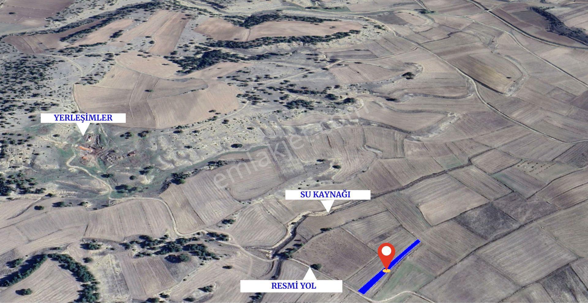 Kütahya Aslanapa 1.075 M2 Yola Cephe Yerleşime Yakın Düz Arazi ! - Görsel 5