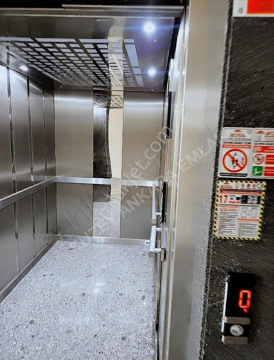 Ofis 110 Muhteşem Lokasyon Metro Çıkışı 28 M2 Ankara Manzaralı - Görsel 2