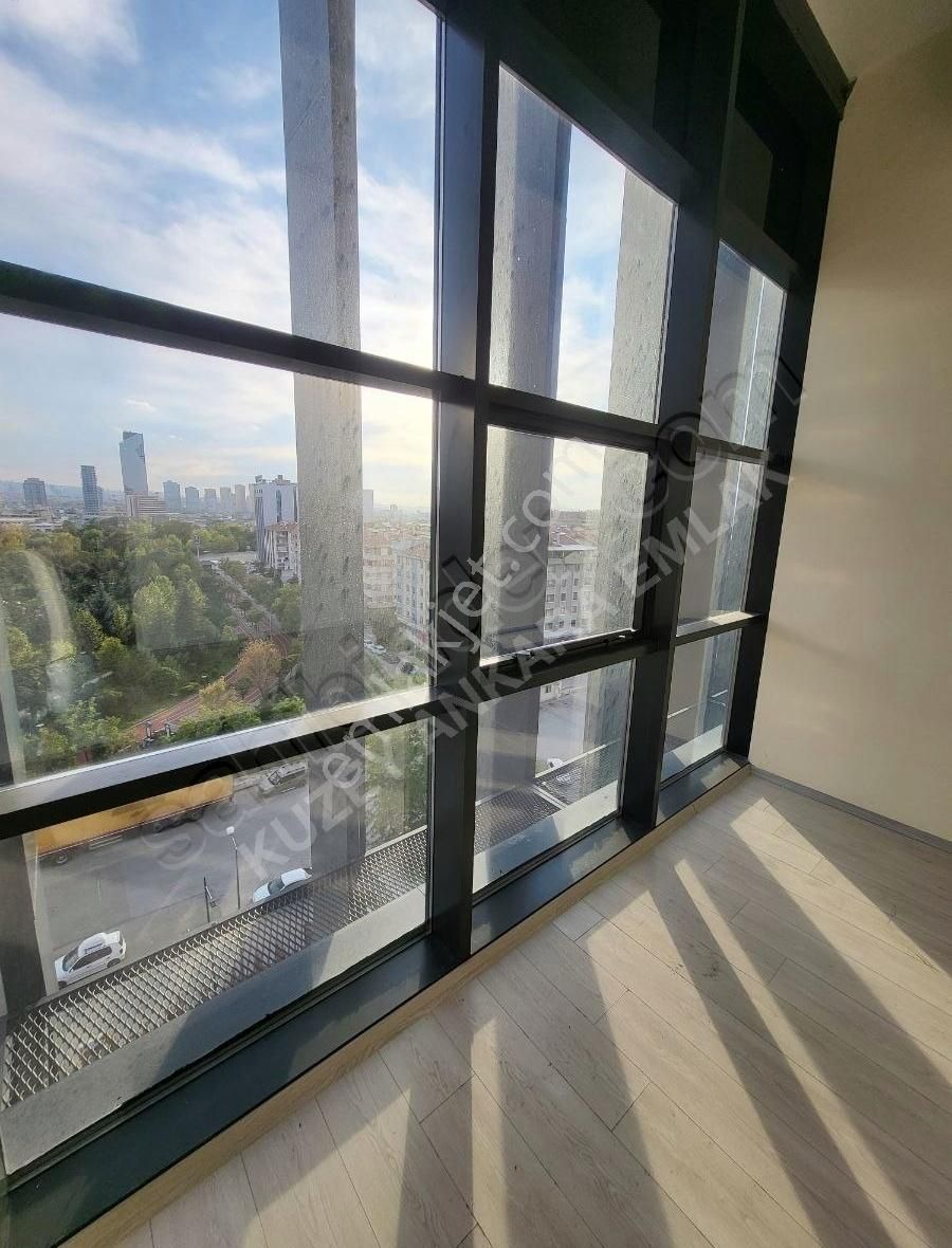 Ofis 110 Muhteşem Lokasyon Metro Çıkışı 28 M2 Ankara Manzaralı - Görsel 3