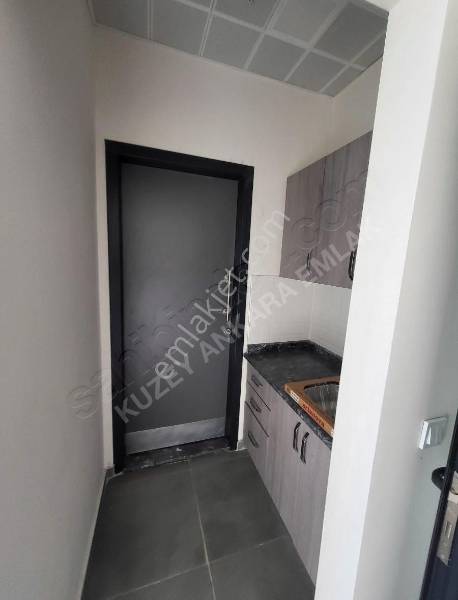 Ofis 110 Muhteşem Lokasyon Metro Çıkışı 28 M2 Ankara Manzaralı - Görsel 23