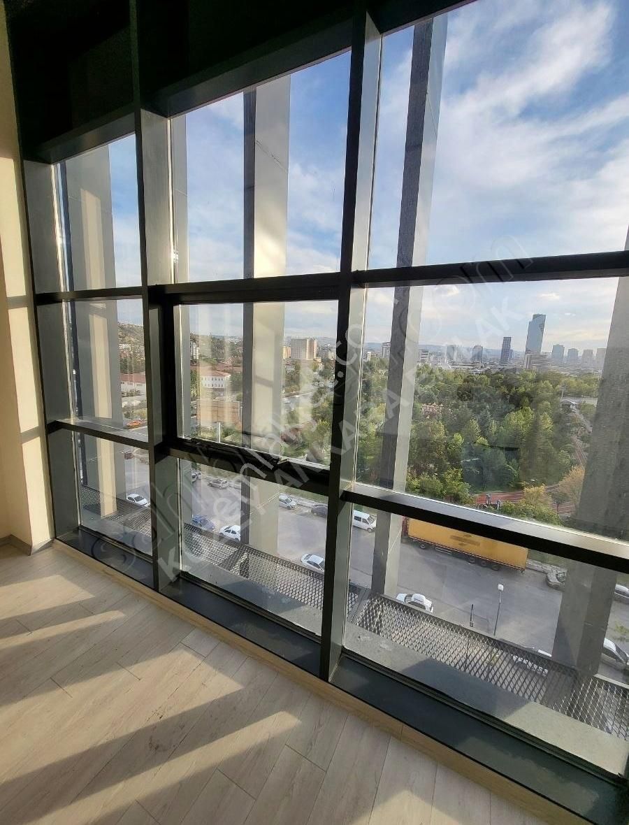 Ofis 110 Muhteşem Lokasyon Metro Çıkışı 28 M2 Ankara Manzaralı - Görsel 13