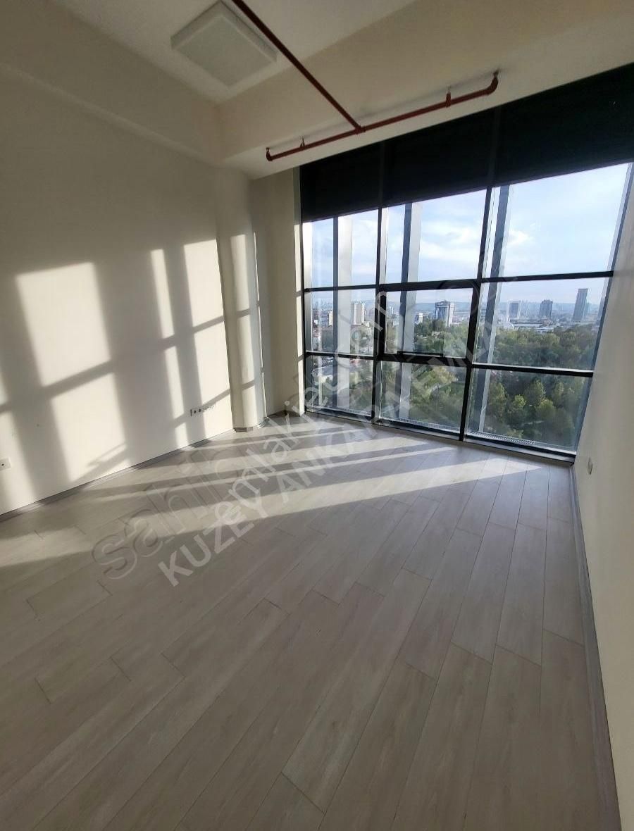 Ofis 110 Muhteşem Lokasyon Metro Çıkışı 28 M2 Ankara Manzaralı - Görsel 21