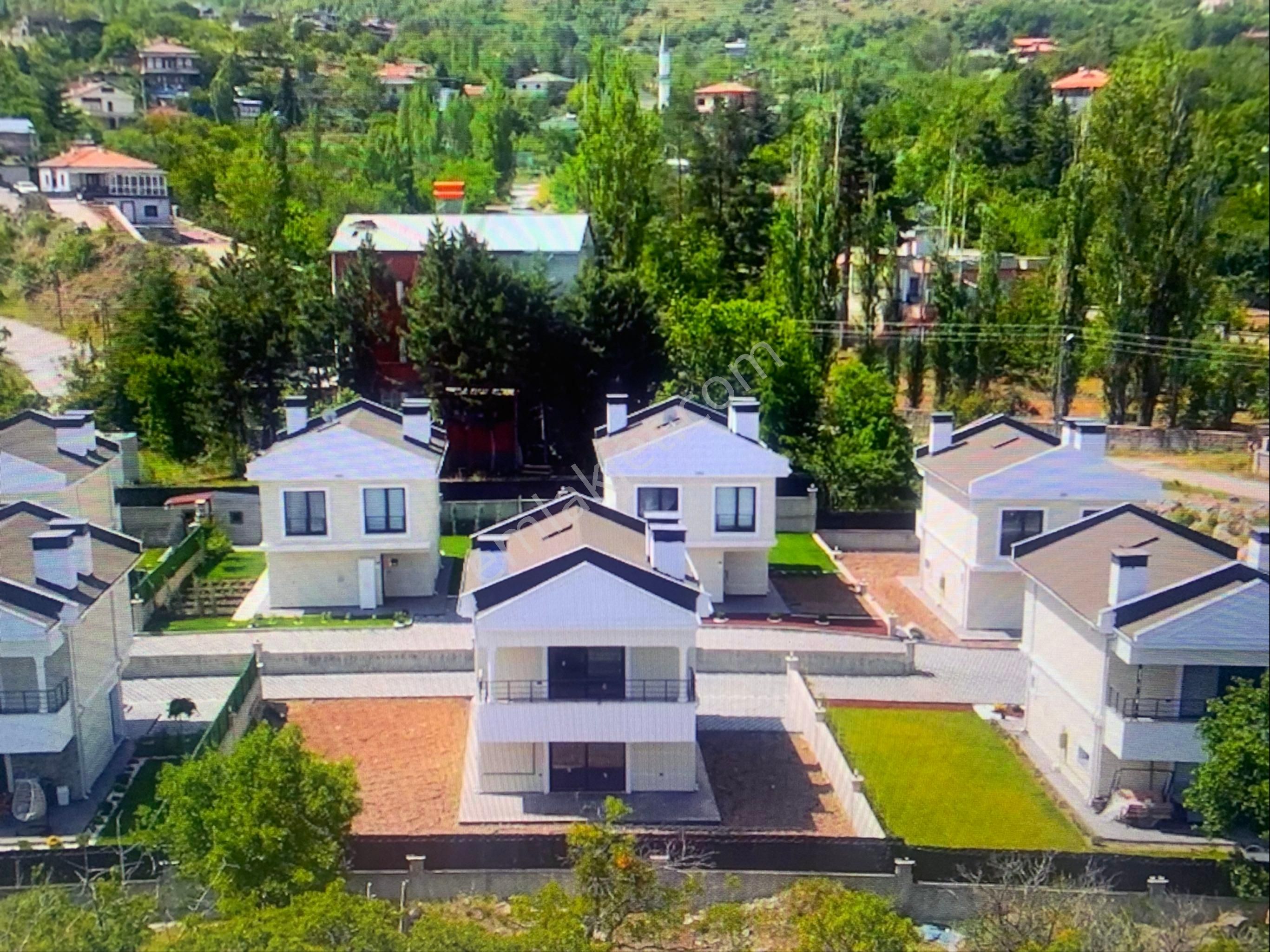 Hacılar Beğendikte 460 M2 Arsalı Sıfır 3+1 Villa