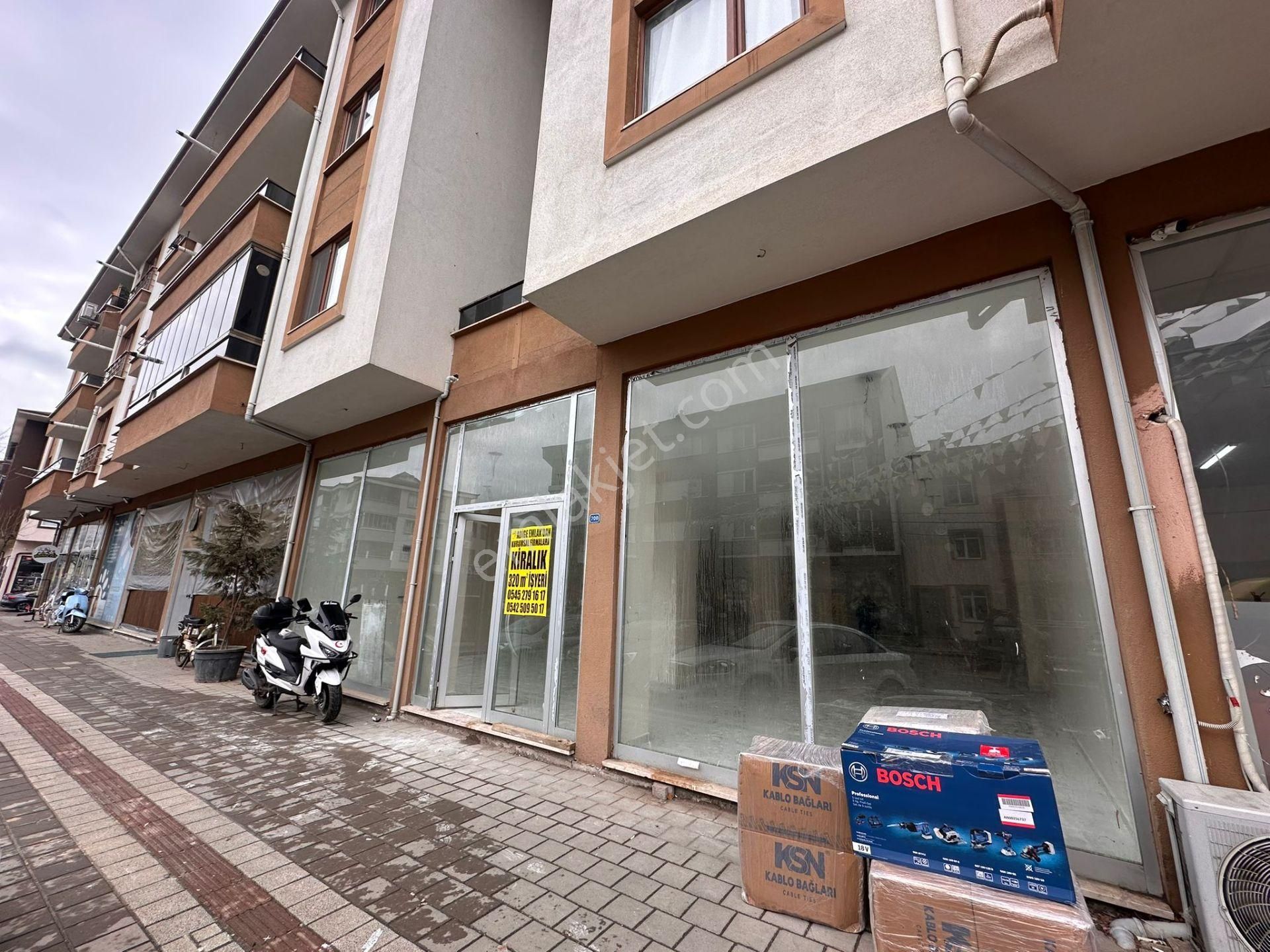 Hendek Yeni Satılık Dükkan & Mağaza Beştepeler Caddesinde 320m2 Ana Cadde Üzerinde Dükkan