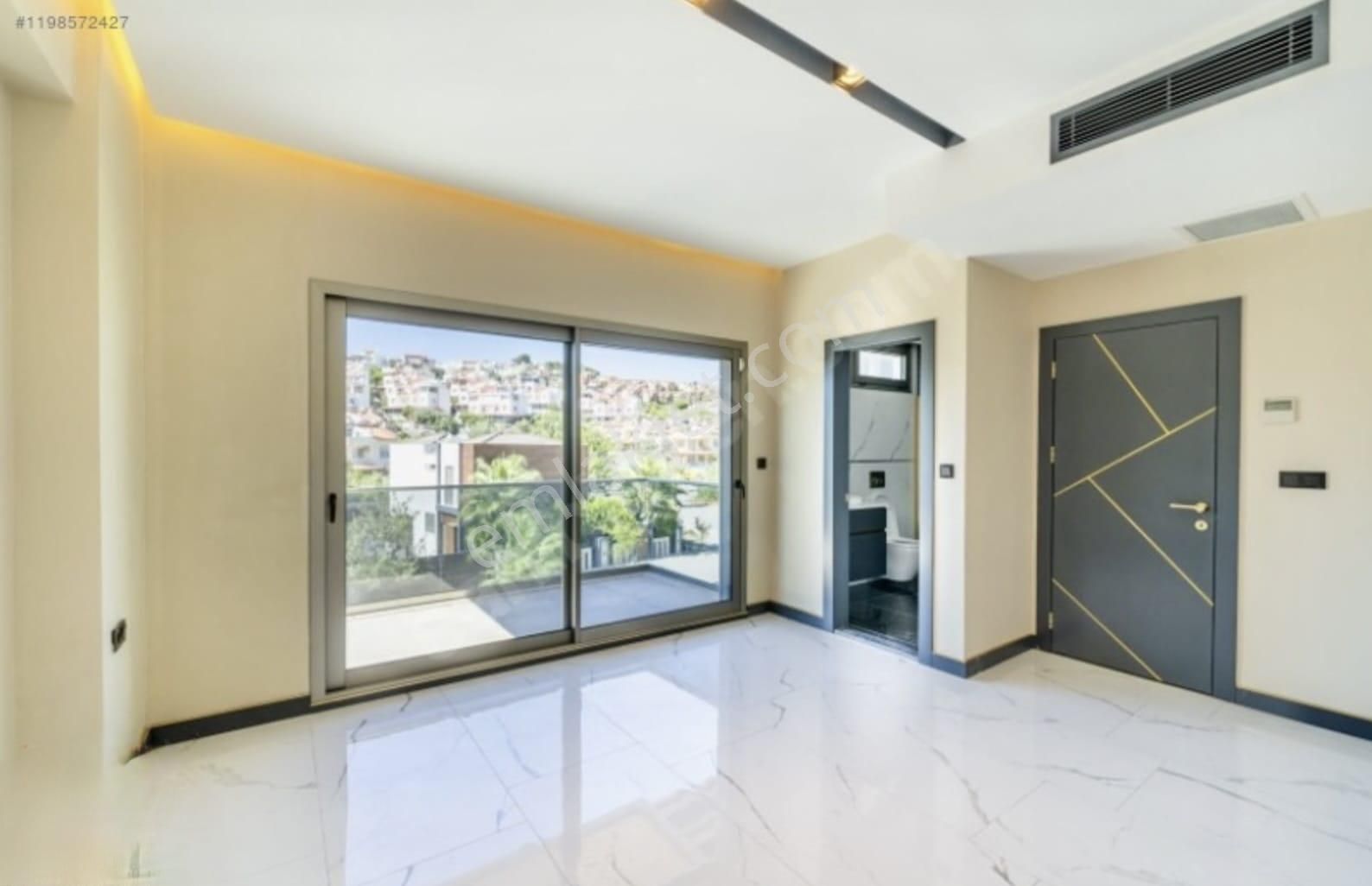 Sahıle Yakın-guvenlık-özel Havuz/otopark-bahçe-lüx-akıllı Ev-tam Müstakil (2 Villa Birleştirilmiş) - Görsel 15