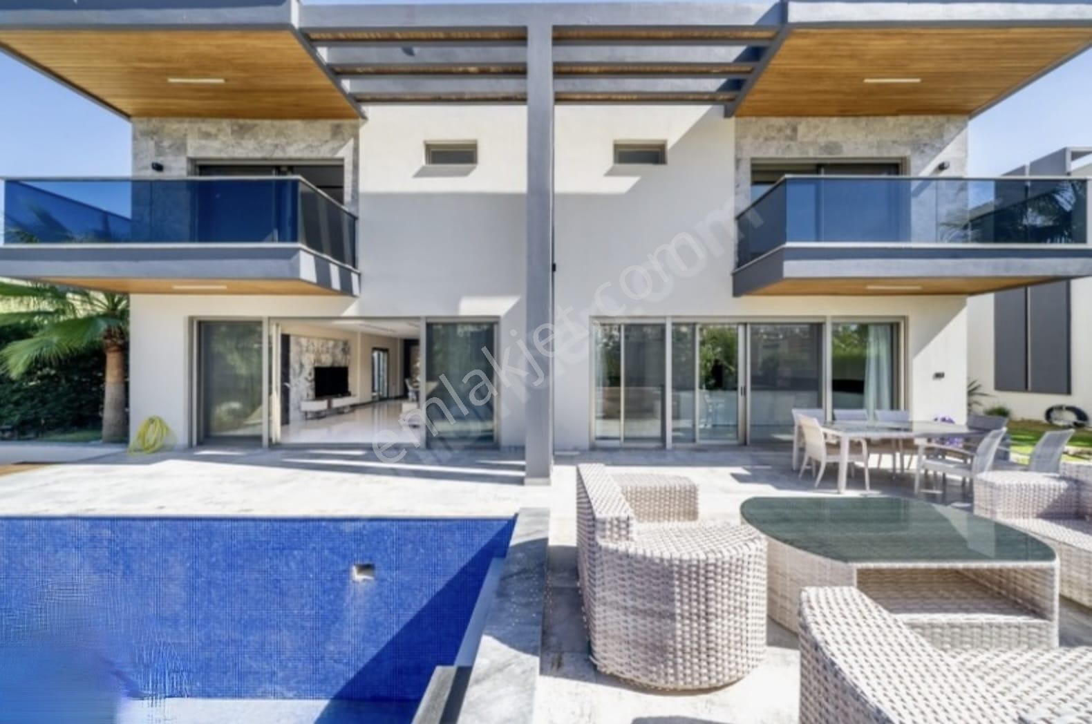 Sahıle Yakın-guvenlık-özel Havuz/otopark-bahçe-lüx-akıllı Ev-tam Müstakil (2 Villa Birleştirilmiş) - Görsel 6