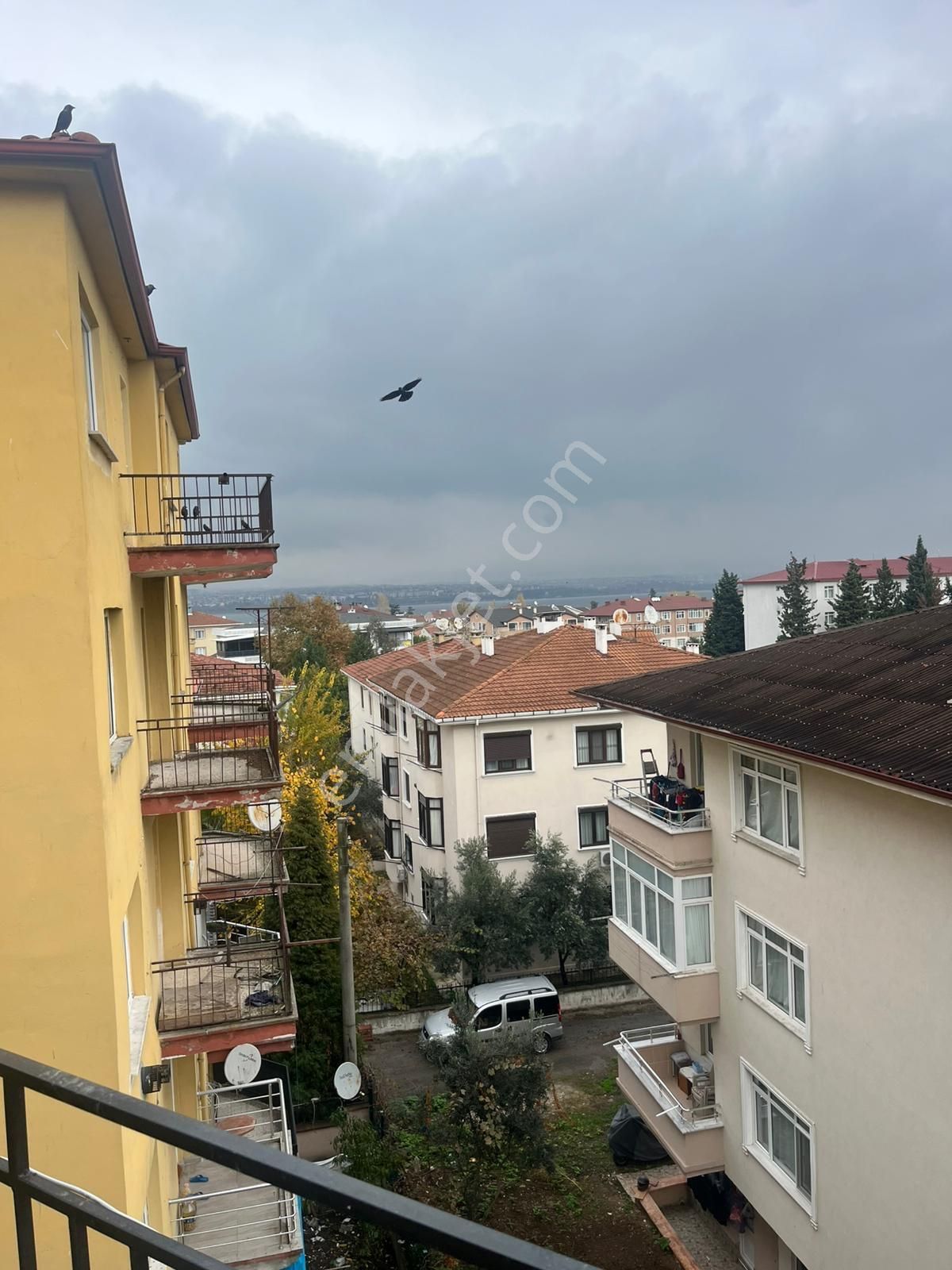 Gölcük Yüzbaşılar Kiralık Daire Yüzbaşılarda Yeni Hastane Yanında Boş Temiz Daire Sahibinden