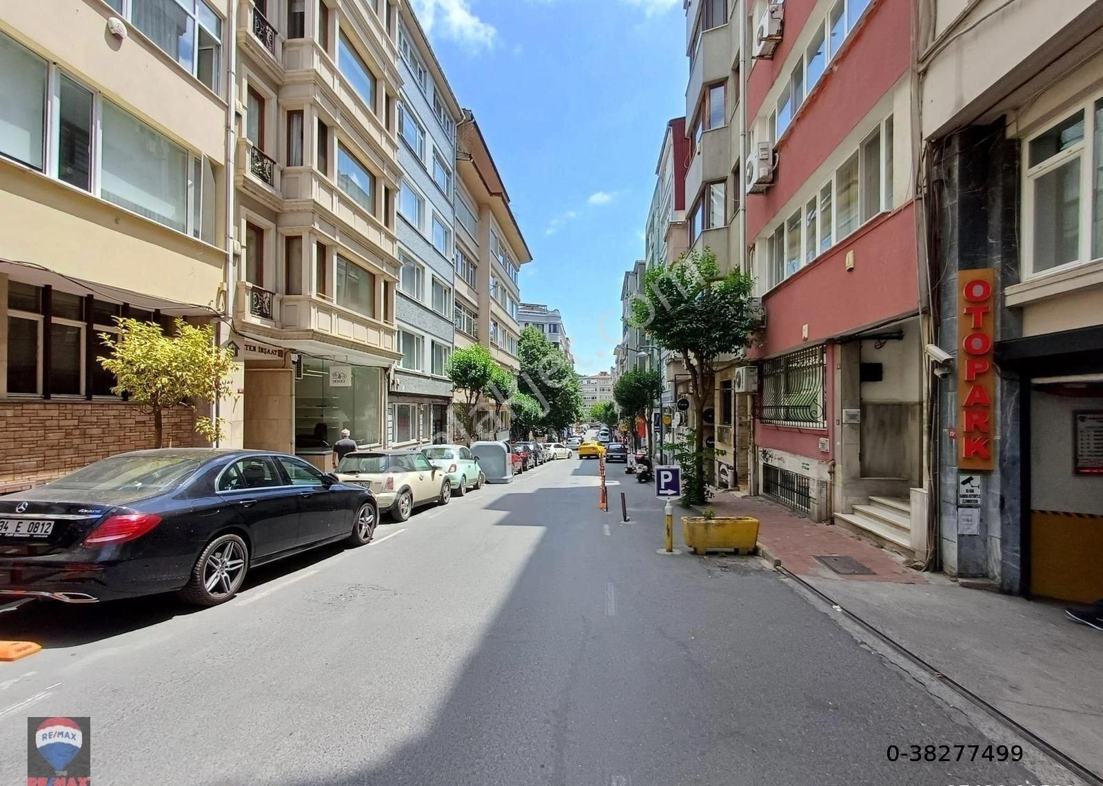 Şişli Teşvikiye Satılık Daire Şişli Teşvikiye Mahallesinde 140 M2 2 +1 Özel Bahçeli Daire