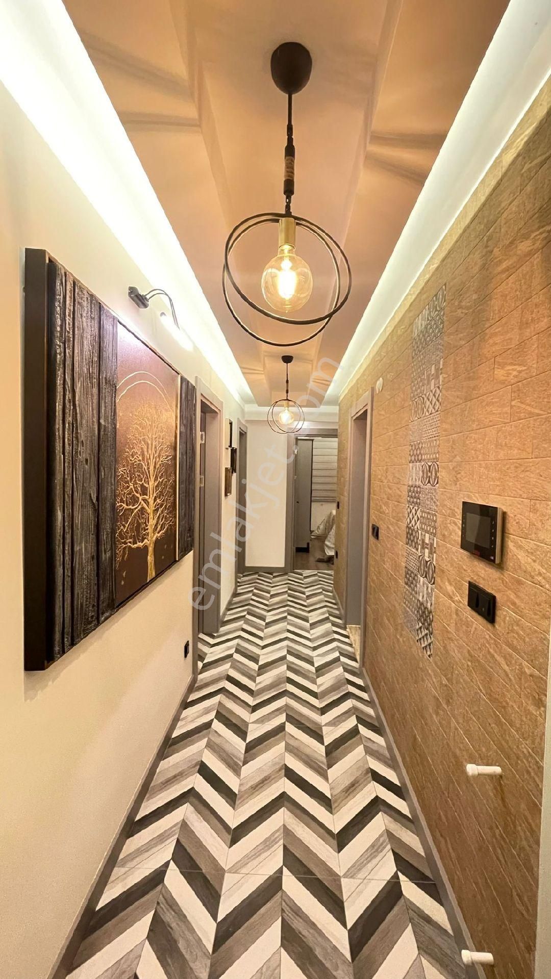 Kuşadası Değirmendere Mevkiinde Doğalgazlı Yerden Isıtmalı Havuzlu Sitede 3+1 140m2 Lux Daire - Görsel 20