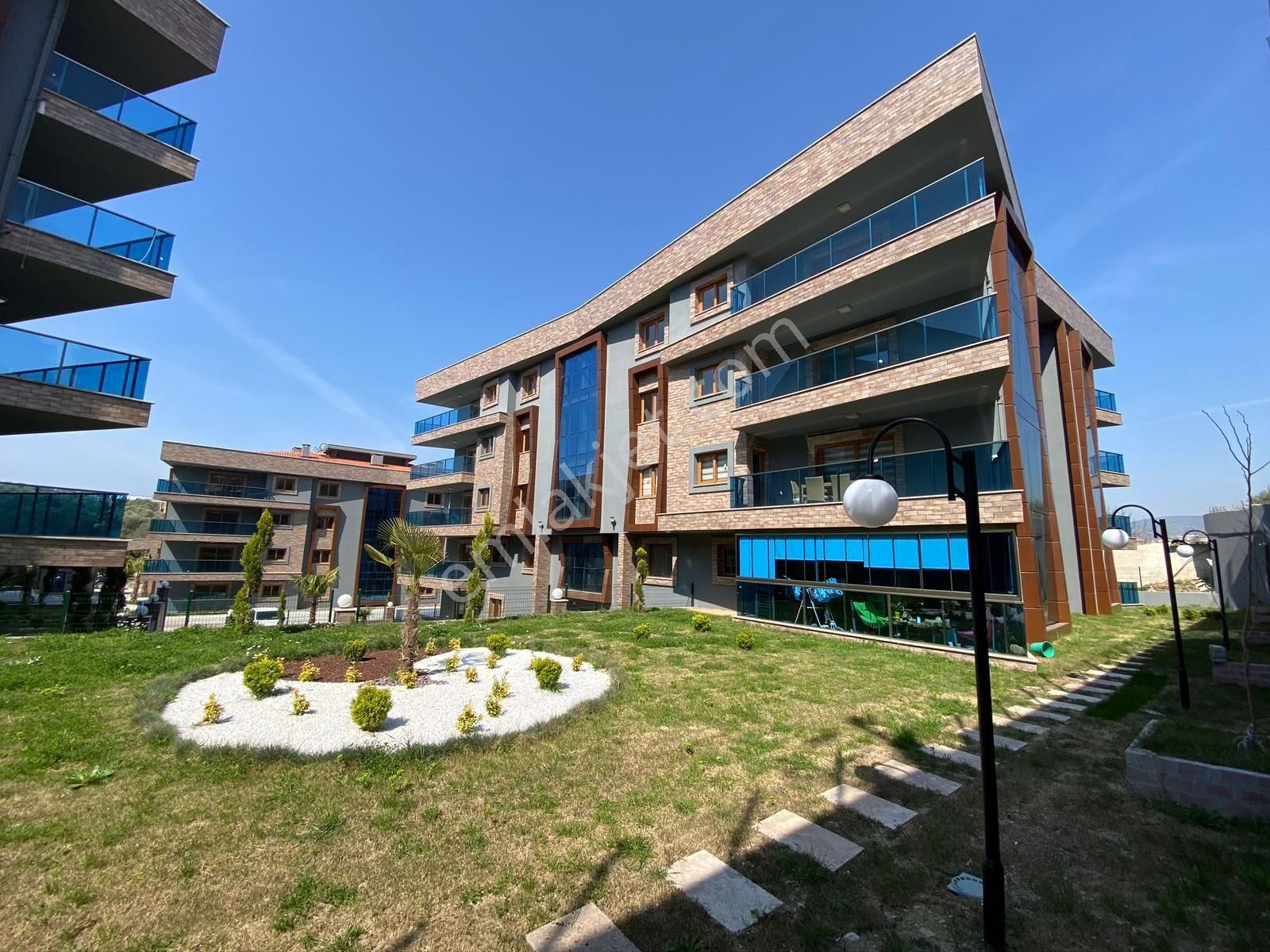 Kuşadası Değirmendere Mevkiinde Doğalgazlı Yerden Isıtmalı Havuzlu Sitede 3+1 140m2 Lux Daire - Görsel 7