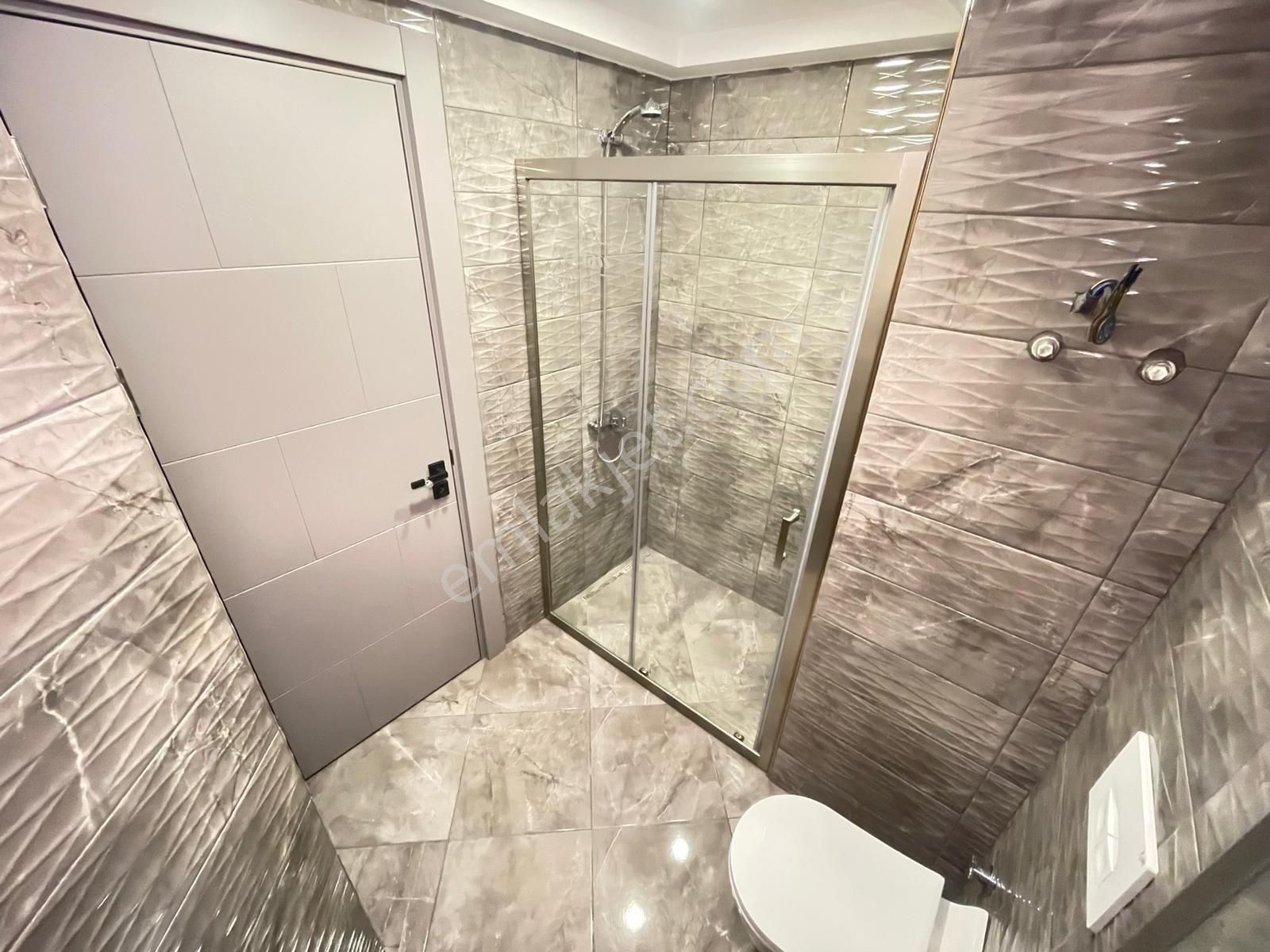 Kuşadası Değirmendere Mevkiinde Doğalgazlı Yerden Isıtmalı Havuzlu Sitede 3+1 140m2 Lux Daire - Görsel 22