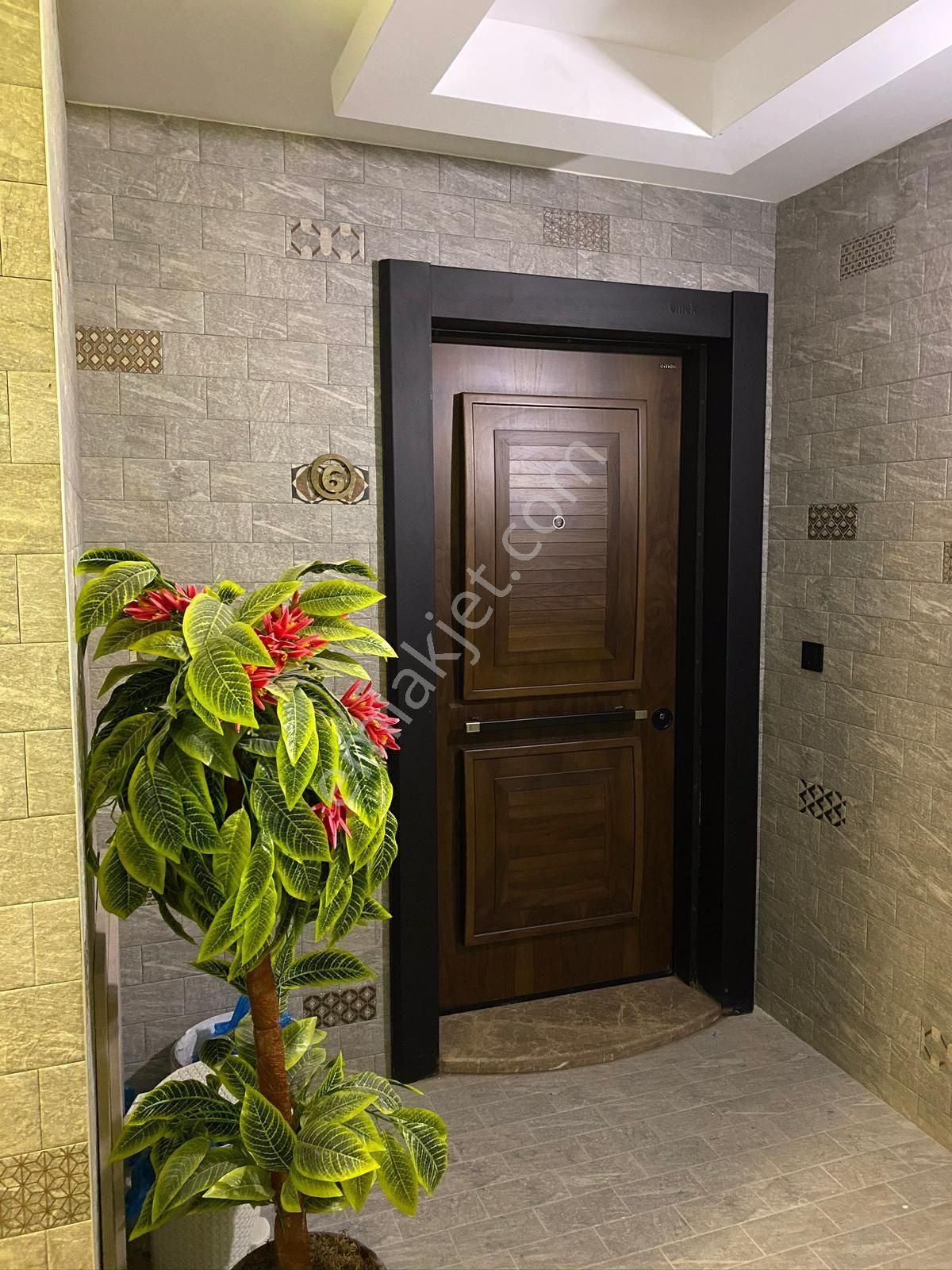 Kuşadası Değirmendere Mevkiinde Doğalgazlı Yerden Isıtmalı Havuzlu Sitede 3+1 140m2 Lux Daire - Görsel 24