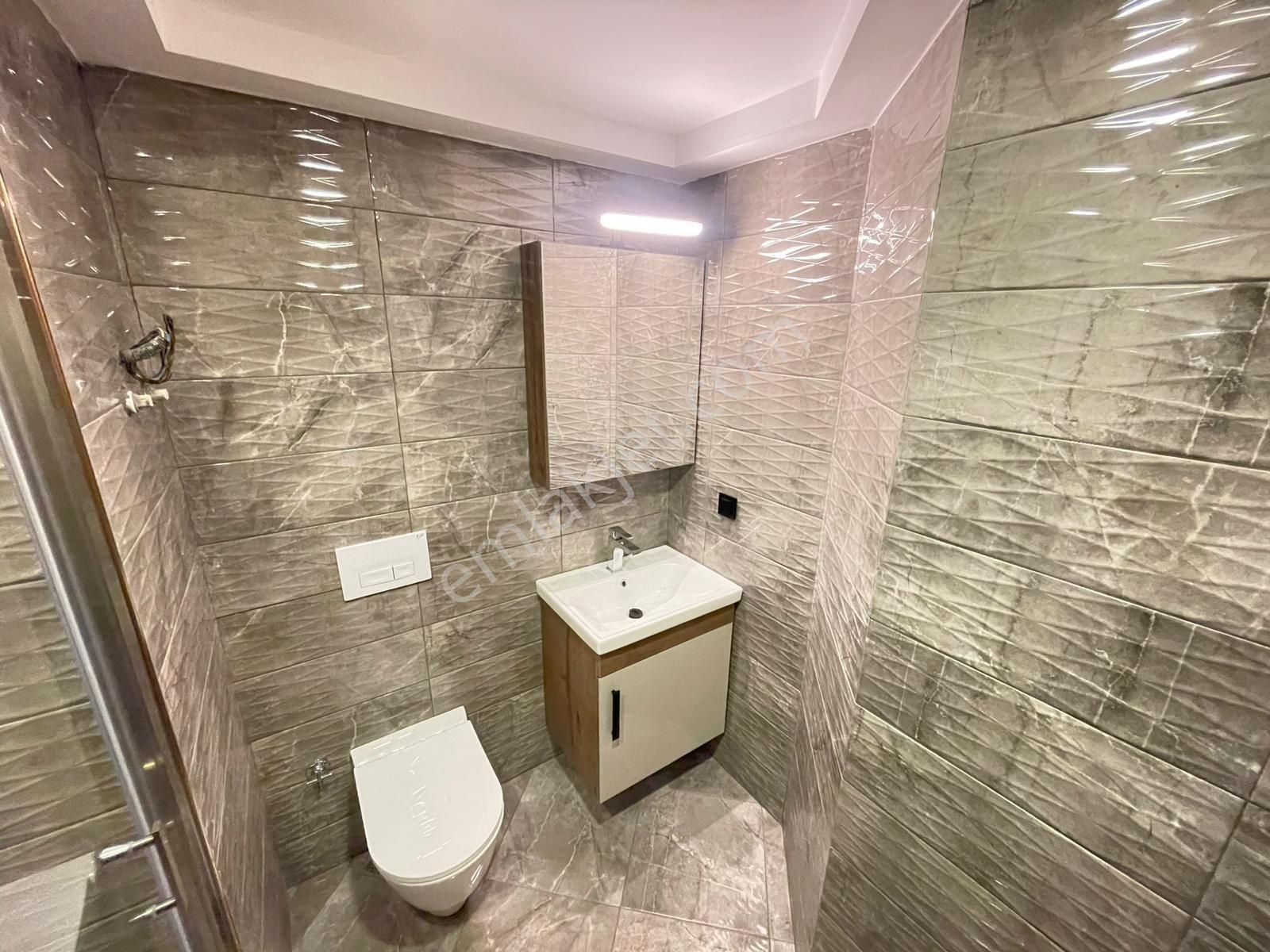 Kuşadası Değirmendere Mevkiinde Doğalgazlı Yerden Isıtmalı Havuzlu Sitede 3+1 140m2 Lux Daire - Görsel 5