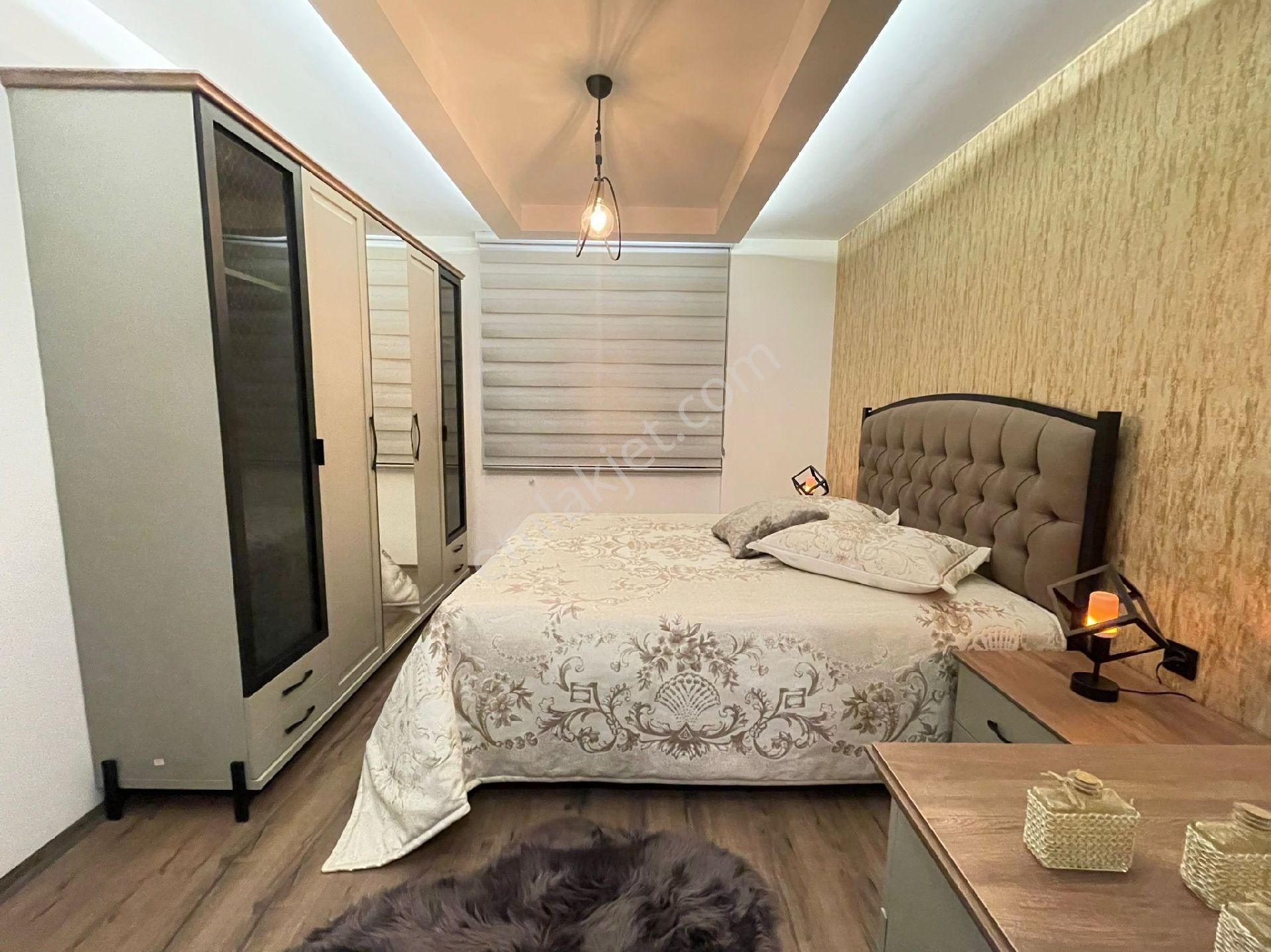 Kuşadası Değirmendere Mevkiinde Doğalgazlı Yerden Isıtmalı Havuzlu Sitede 3+1 140m2 Lux Daire - Görsel 15