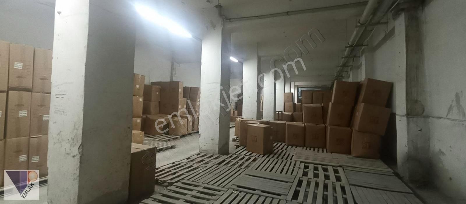 İstanbul Eyüpsultan Kiralık Atölye Topçular Sanayide 1000 M2 Zemin Pres Çalışır Depo Atölye Kiralık