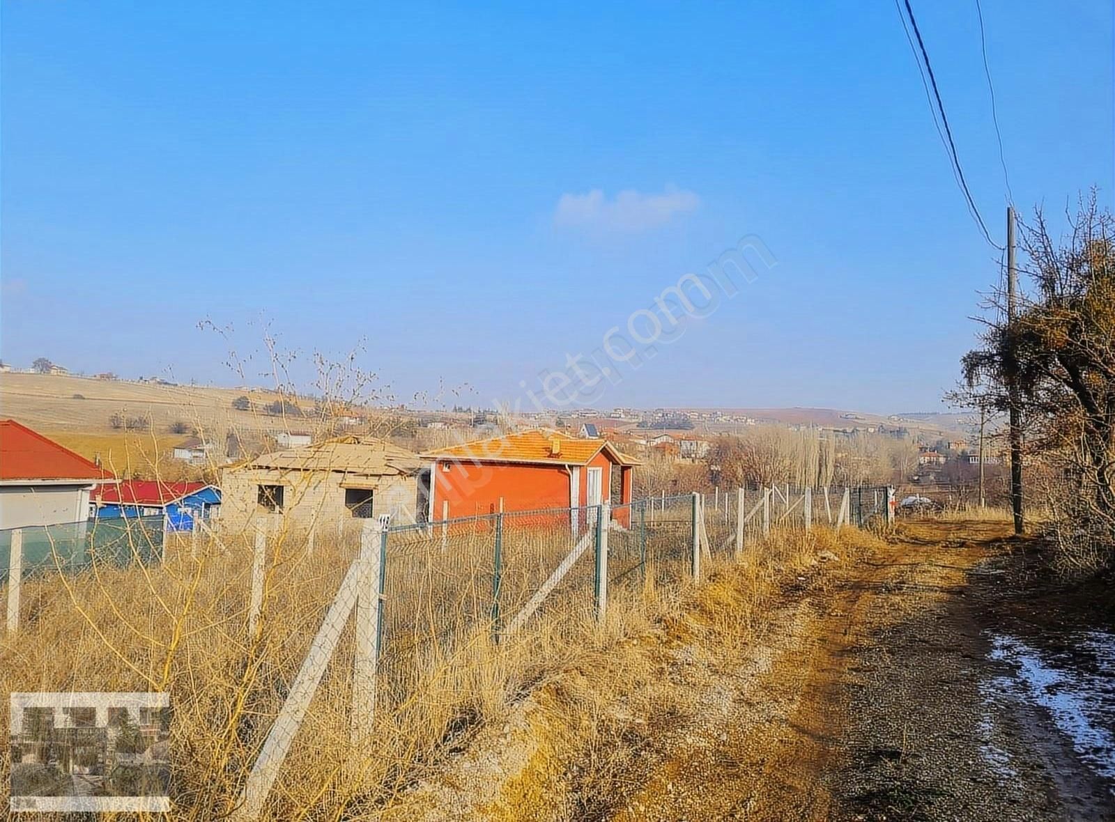 Altındağ Aydıncık Satılık Tarla Aydıncık Köy Merkezinde 200 Metre Telli Kapılı Elektrik Vesulu