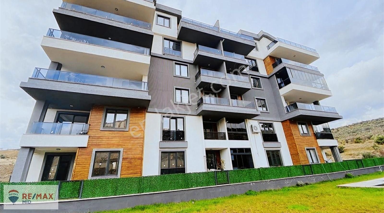 Edremit Atatürk Kiralık Daire Remax Mid Atatürk Mh Havuzlu Kiralık Rezidans 2+1 Lüks Dubleks