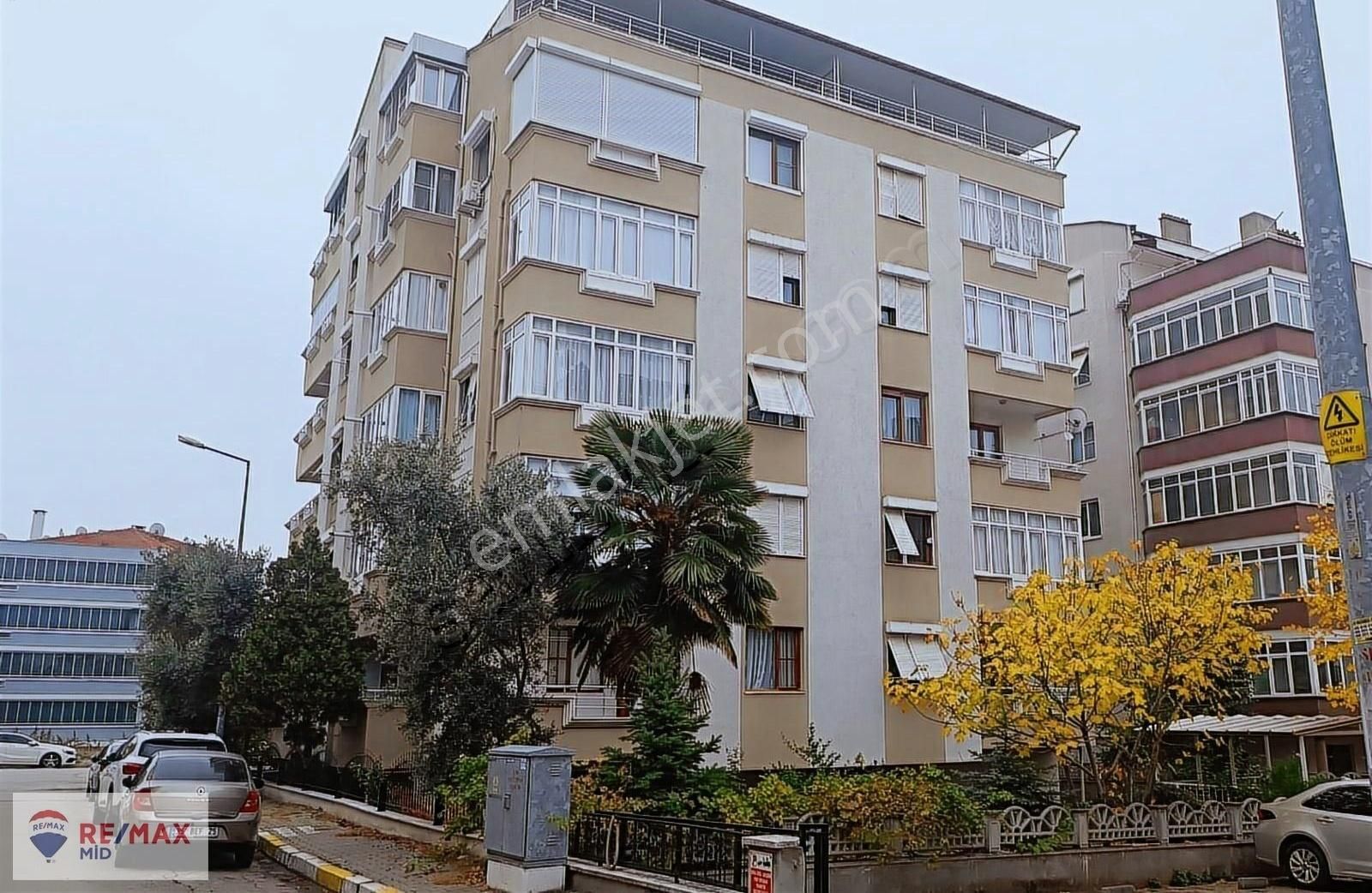 Altıeylül Bahçelievler Satılık Daire Remax Mid Bahçelievler Satılık Geniş 1+1